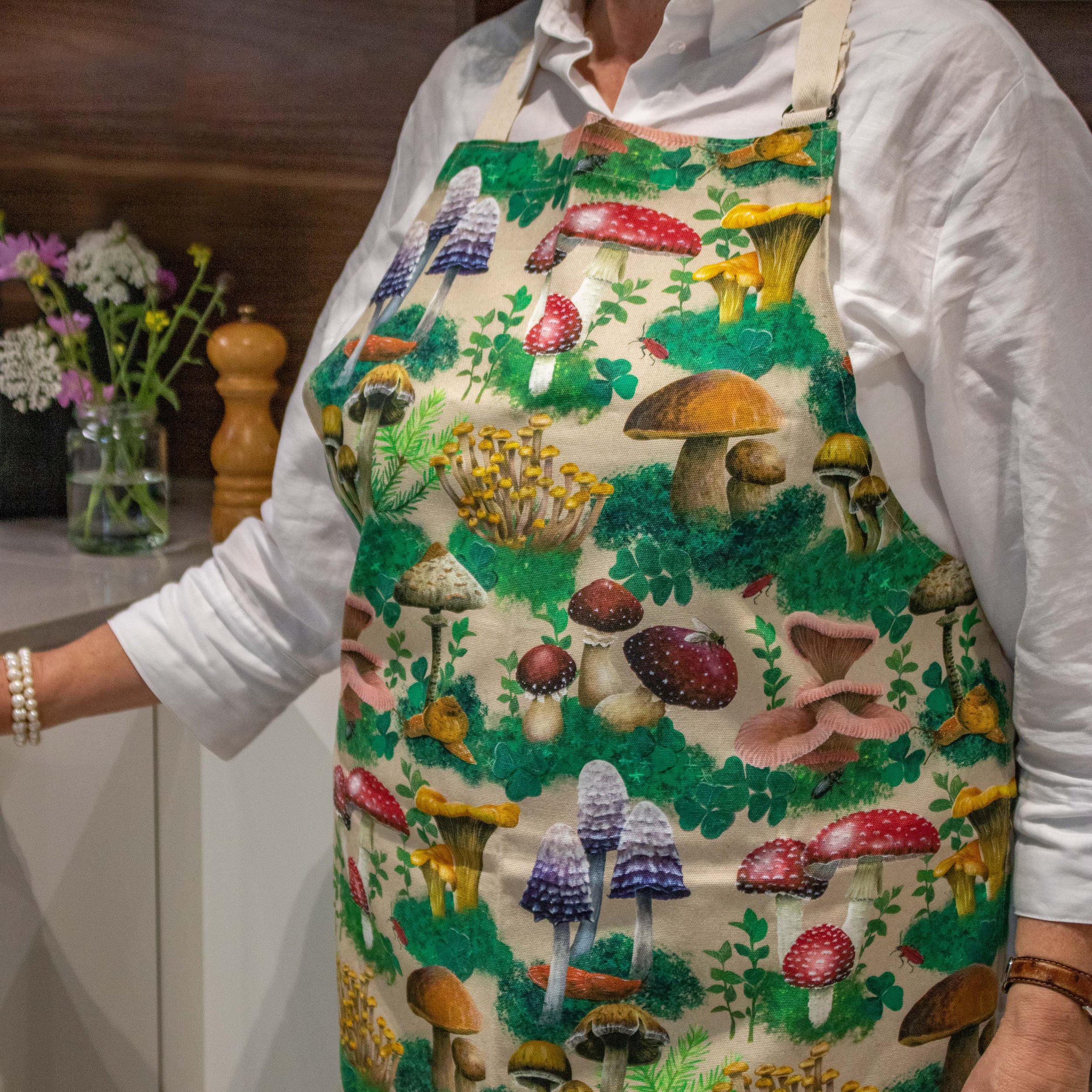 Woodland Shrooms-apron-mother-02.jpg