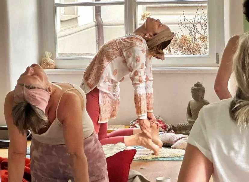 Melissa stretching back