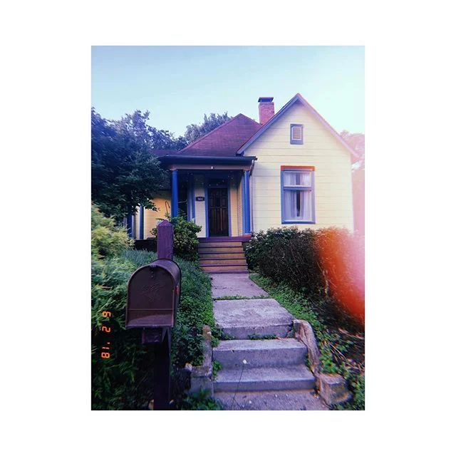 Cried a liiiiittle bit while leaving my home today. (PS - this house is on Airbnb now 😏) ROADTRIP!