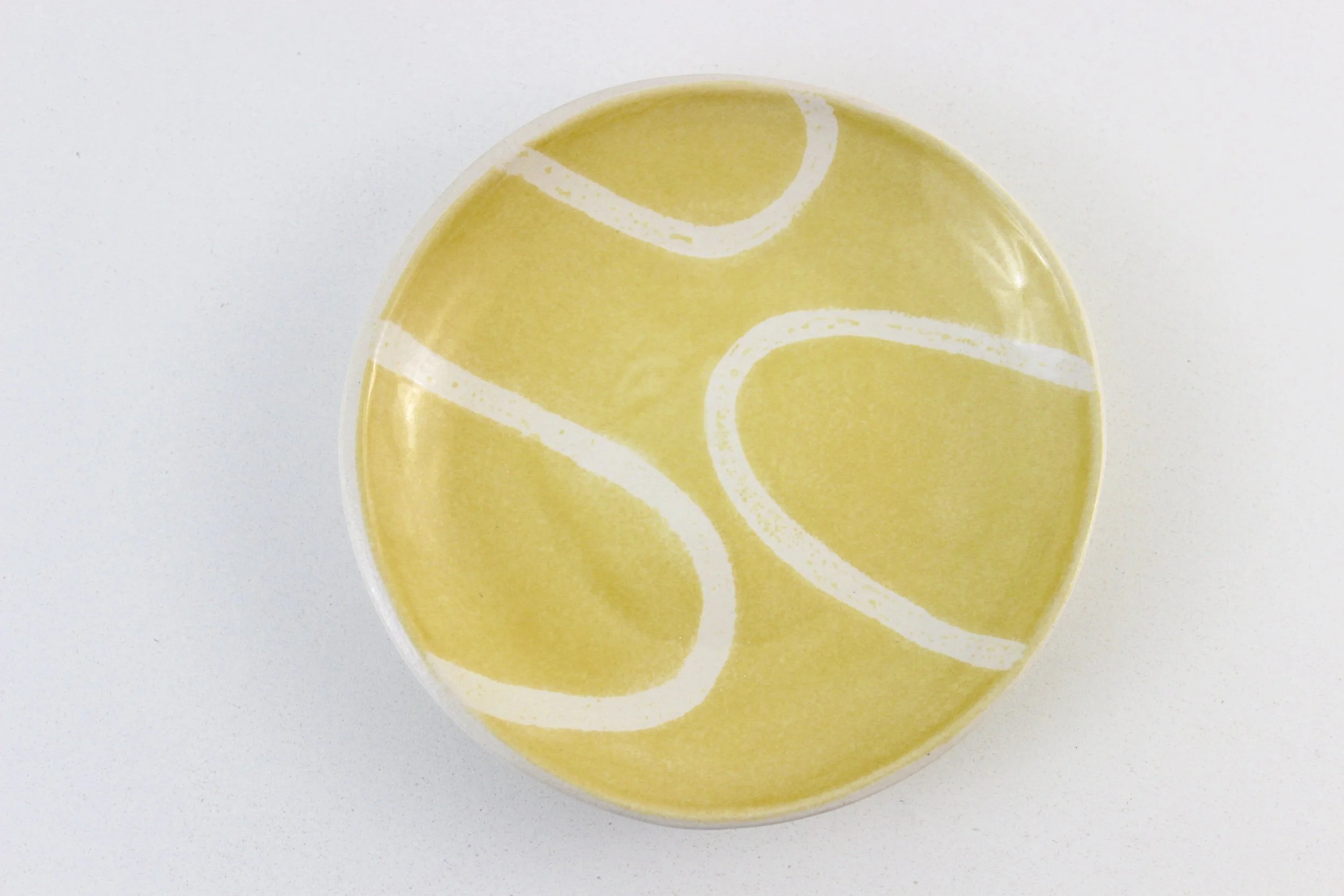 circles in dandelion yellow