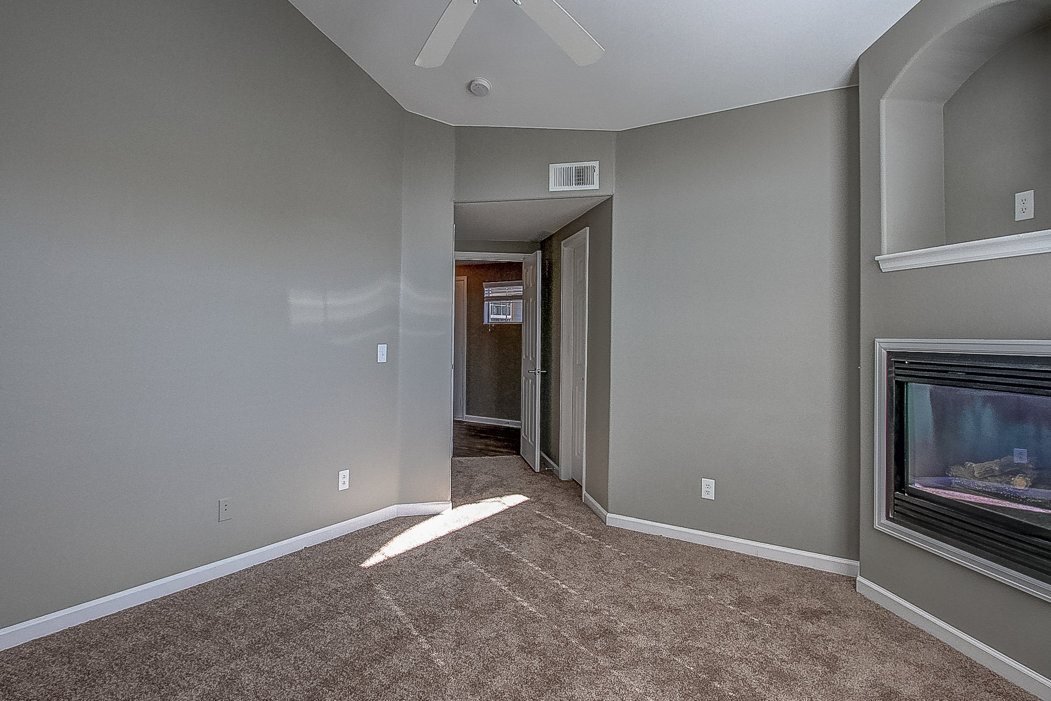 SB-24-302 Bell Flatiron-13.JPG