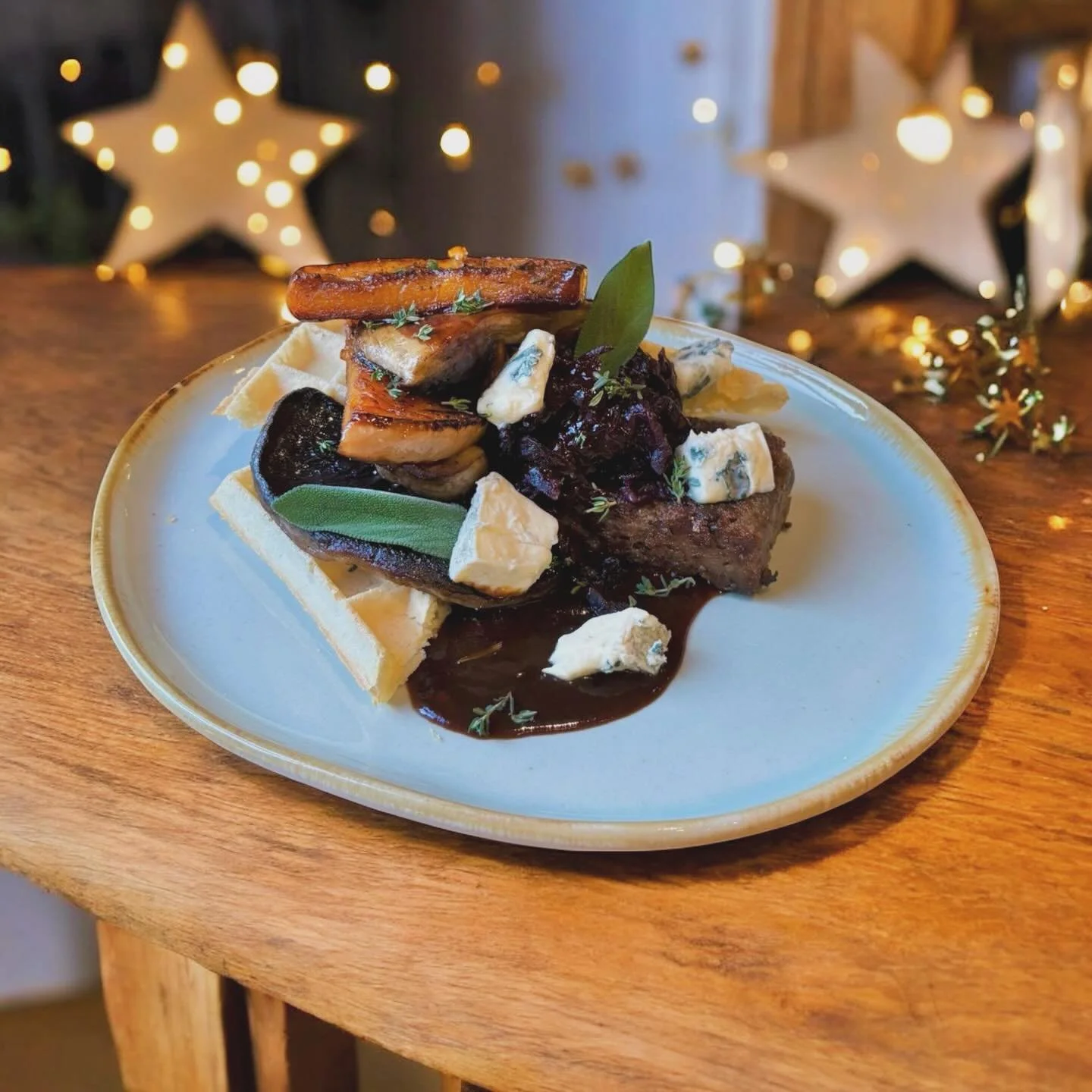 Pan fried Norfolk field mushroom &amp; squash stack with chestnut, Stilton &amp; sage stuffing, sticky red cabbage, aged port &amp; onion gravy @wafflehousenorwich

#christmas2025 #wheretoparty #christmasparty #officeparty #celebratewithus #uea #nuca