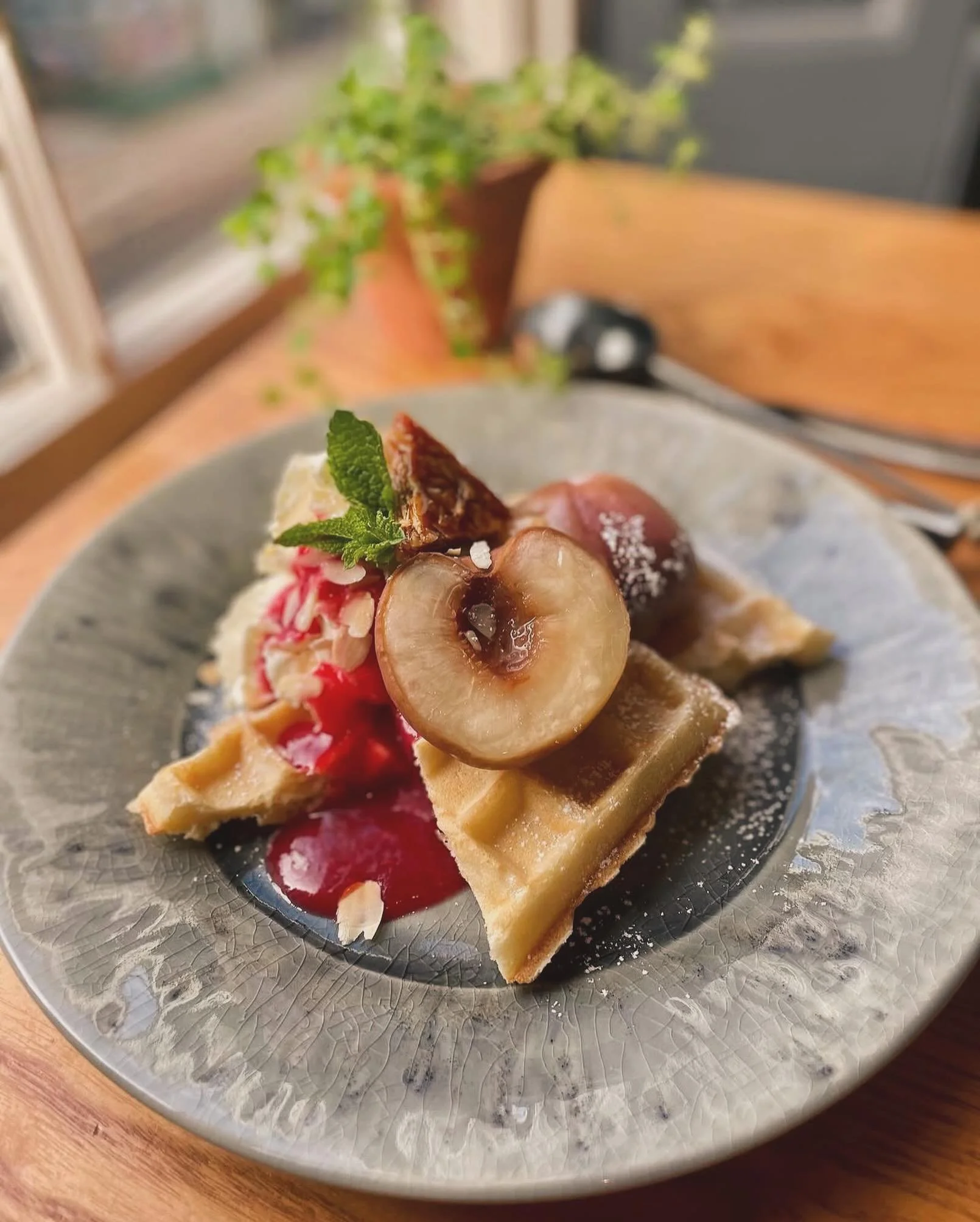 Peach Melba Waffle served with homemade raspberry coulis @wafflehousenorwich 

#wafflehousenorwich #waffles #norwichindependents #norwichdesserts #norwichrestaurants