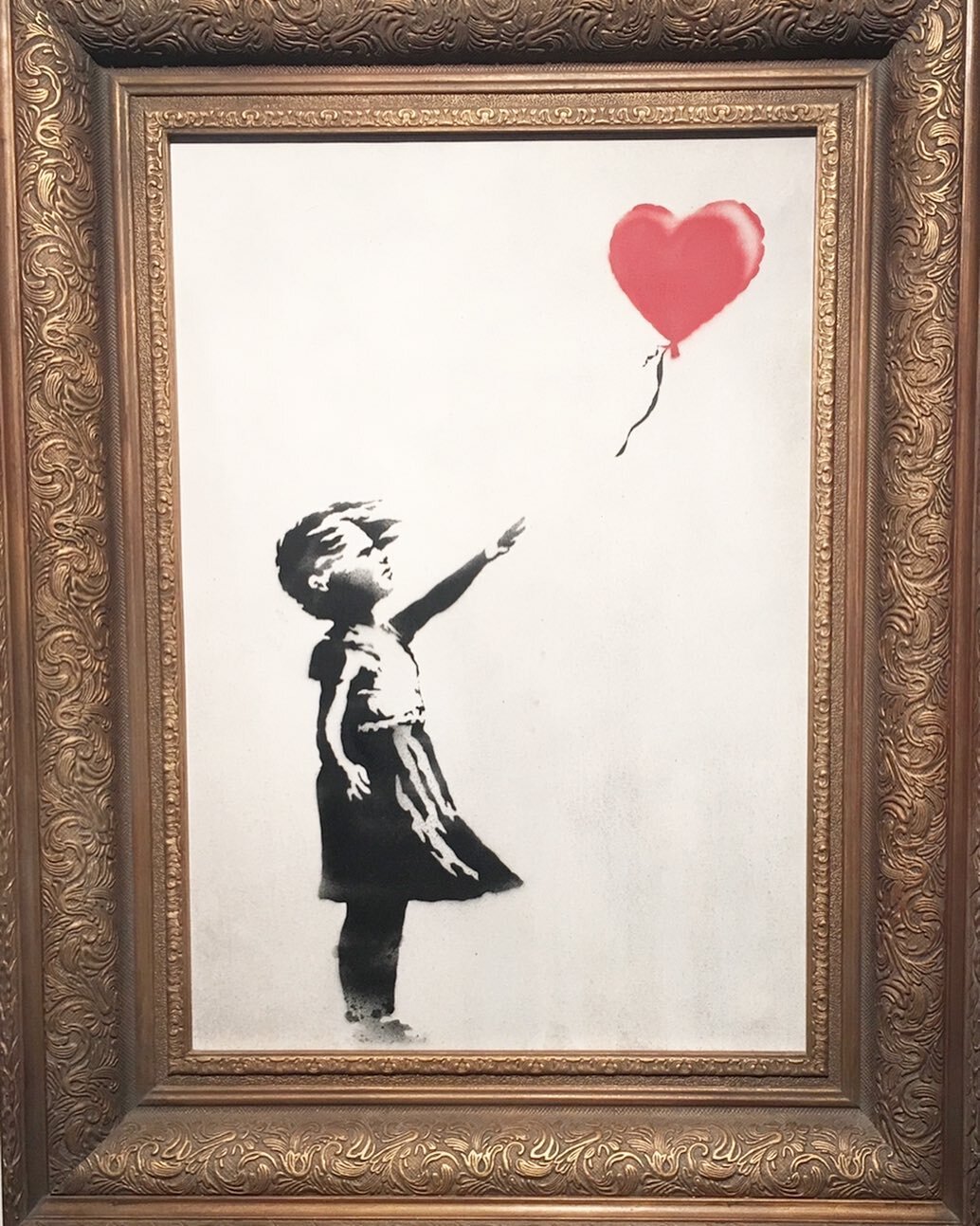 Currently working on a Banksy collection&hellip;I took this photo of the infamous &ldquo;Girl with Balloon&rdquo; just minutes before it shredded itself at Sotheby&rsquo;s London in 2018&hellip;

#sothebyslondon #famousart
#bansky #banskyart #banksya