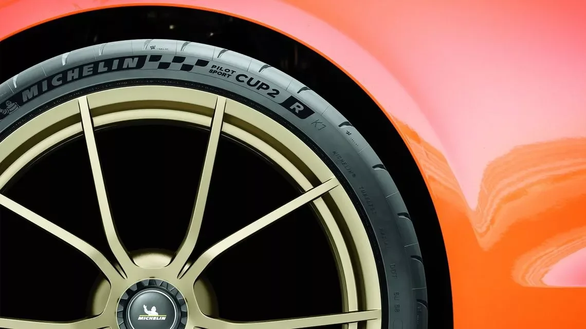 xnukgwmfh354it61dty156by-partnership-ferrari296gtb-photo-03.full.jpg.webp
