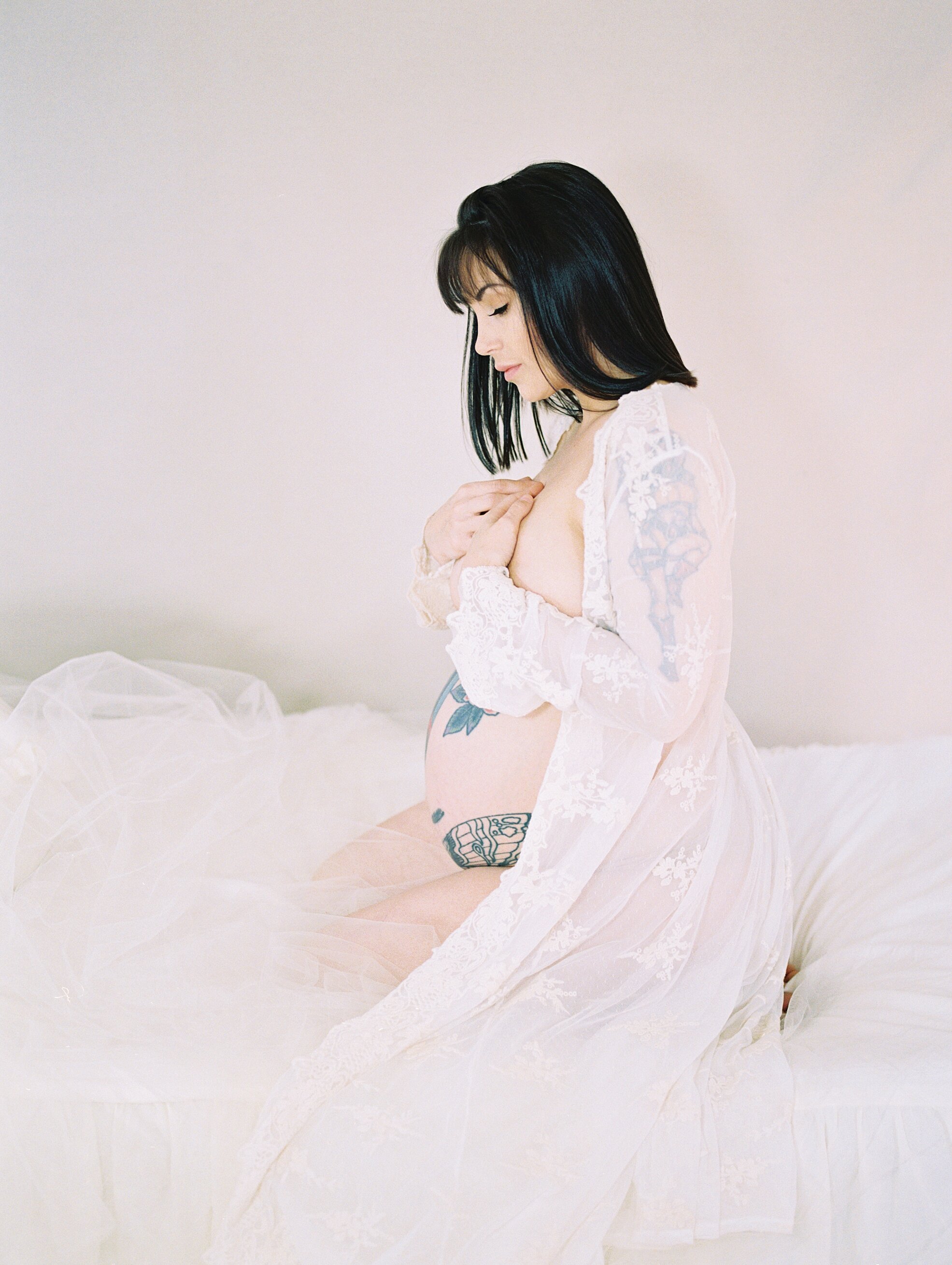 Fine Art Maternity Boudoir Photoshoot- Lisa Silva Photography- Jacksonville, St. Augustine, Ponte Vedra Beach, Amelia Island, Florida Fine Art Film Wedding and Lifestyle Photography_0008.jpg