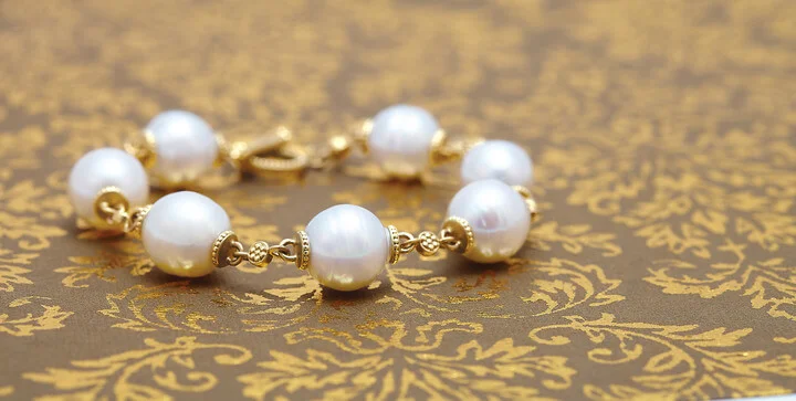 Pearl bracelet
