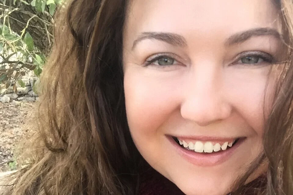Liz BerryFor 11 years (from 2004-2015) Liz Berry has been responsible for the art direction and brand management for Stubb’s Bar-B-Q in Austin, Tx. Her other roles there included graphic design, social media content and photography for events, lifes…