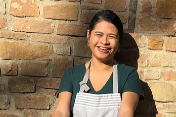 Monique Santua Monique Santua is a Personal Chef focused on creating seasonal, sustainable, and locally sourced meals for Austin families and individuals with her company, Gastromonique. Born in the Philippines and having grown up in Houston, Monique is inspired by international flavors and loves sharing the story of her culture through food. When she isn't crafting new flavors in the kitchen, she spends time working in the garden, traveling to new places, and enjoying Austin with friends family and her dog, Zephyr