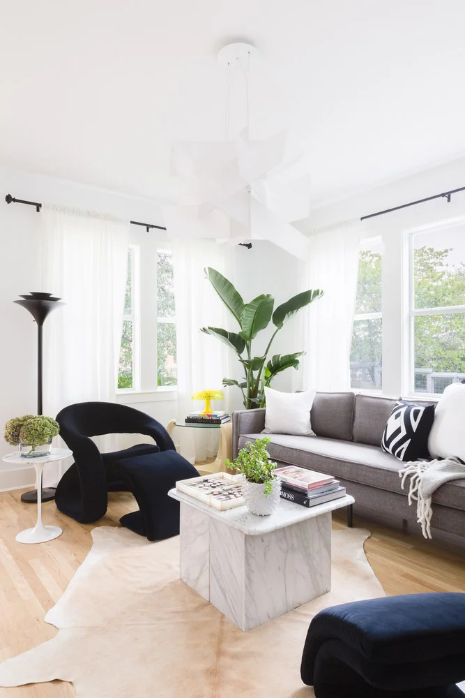 pinks-rule-in-this-eclectic-austin-home-5a43cd4322e9090844bfb239-w1000_h1000.jpg
