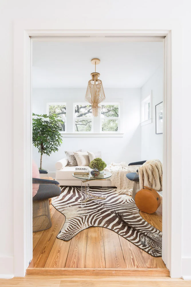 pinks-rule-in-this-eclectic-austin-home-5a43cd41604f27084a0d3b45-w1000_h1000.jpg