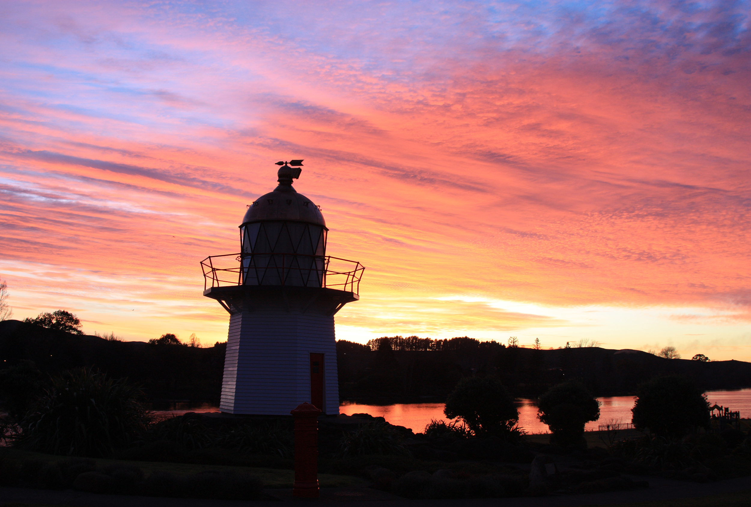 Lighthouse sunrise.jpg