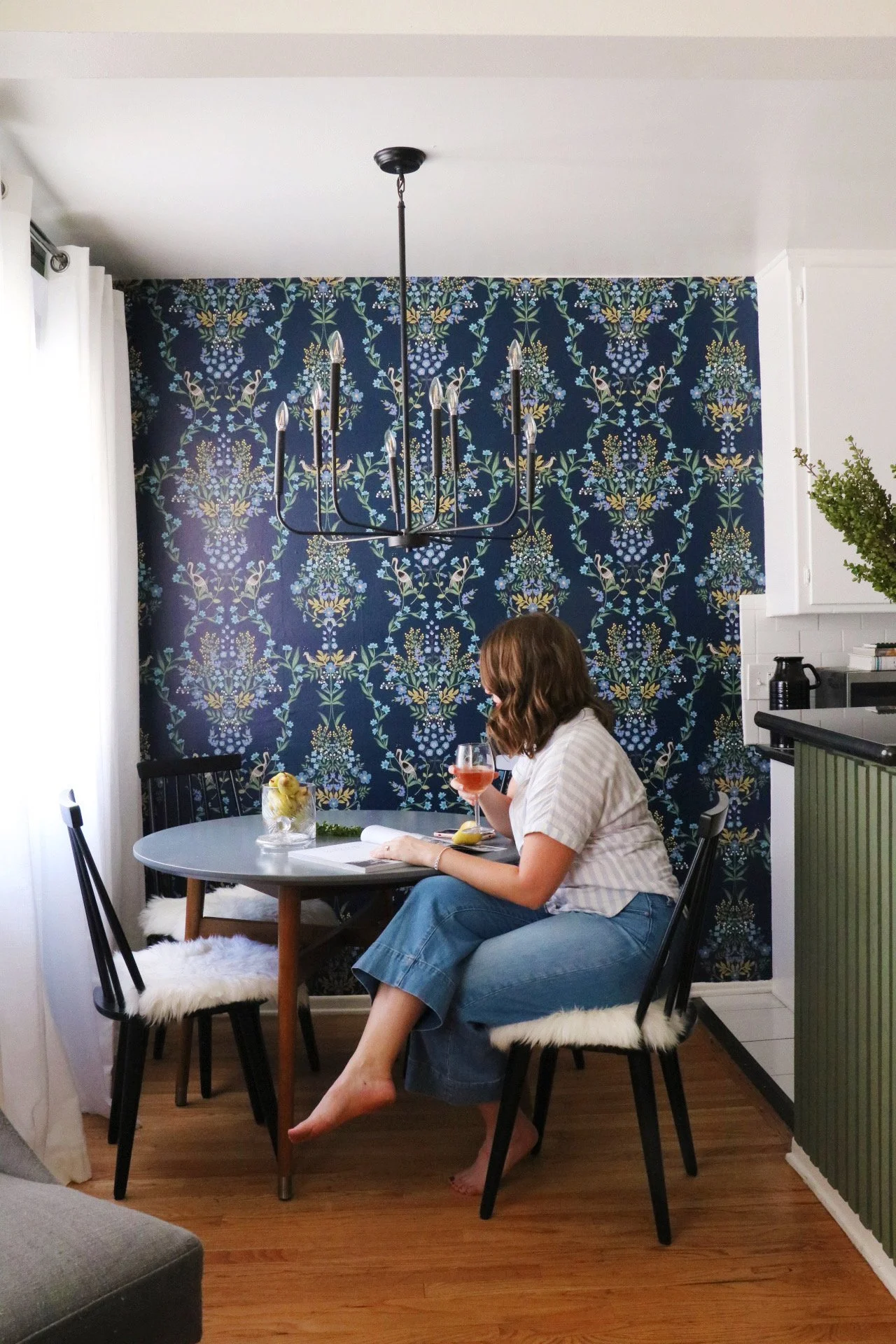 Using wallpaper and paint to design a BOLD Dining Room