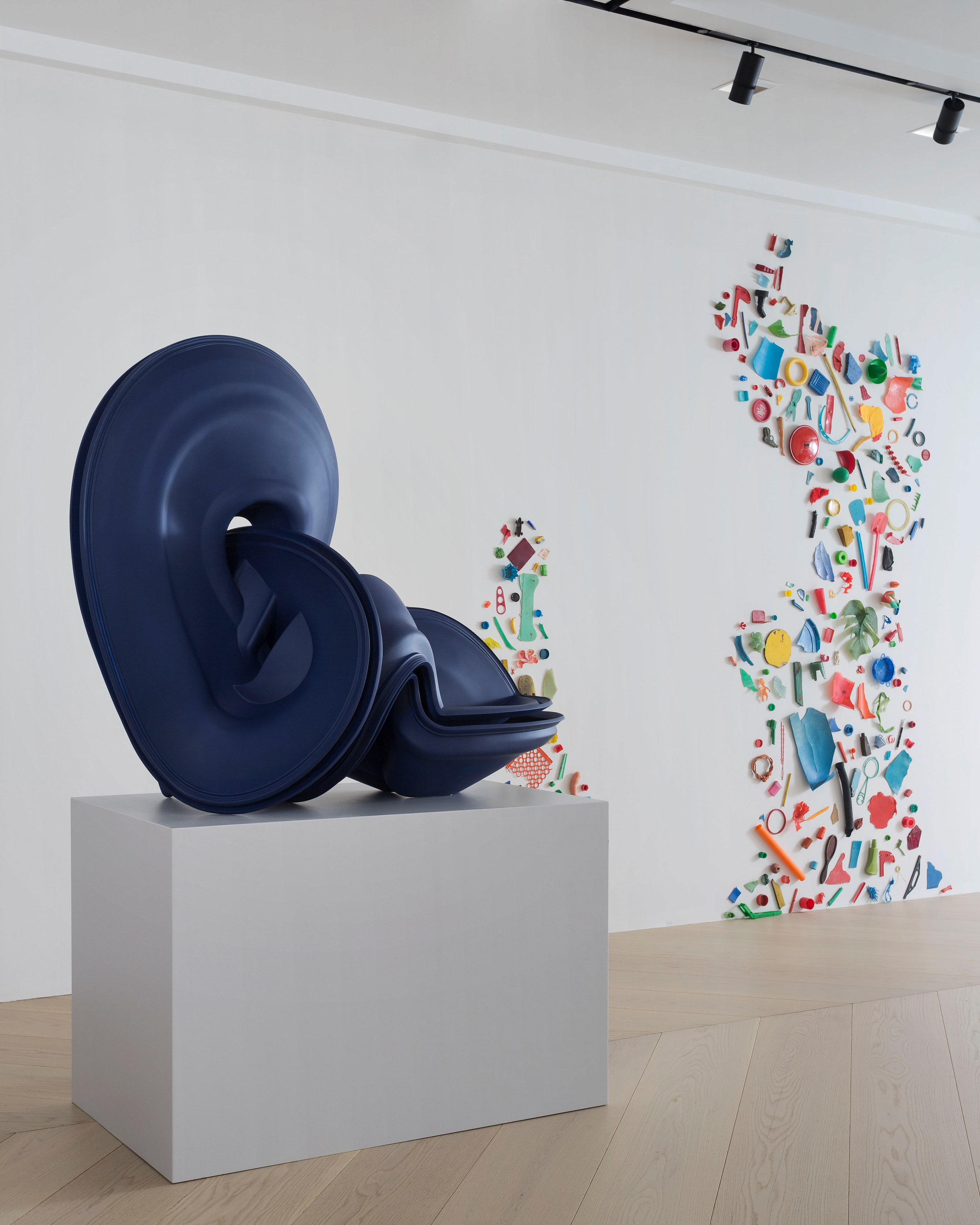 Tony Cragg Primary Colours_installation view 21.jpg