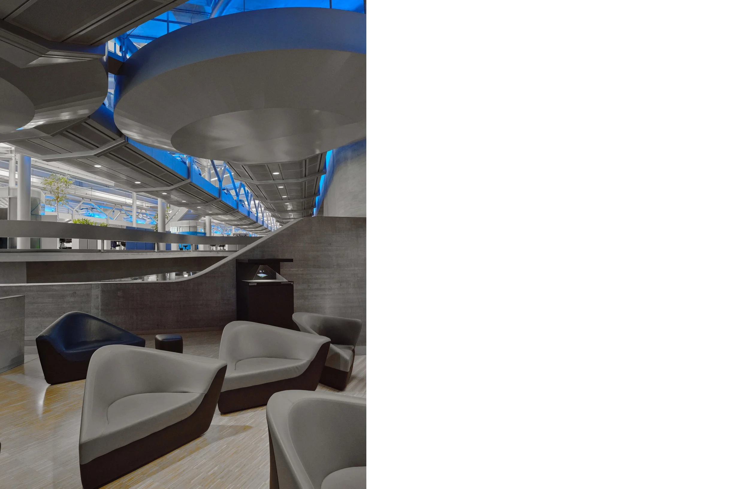 architecture-photography-berlin-bmw-headquarter-leipzig-christoph-musiol-06.jpg