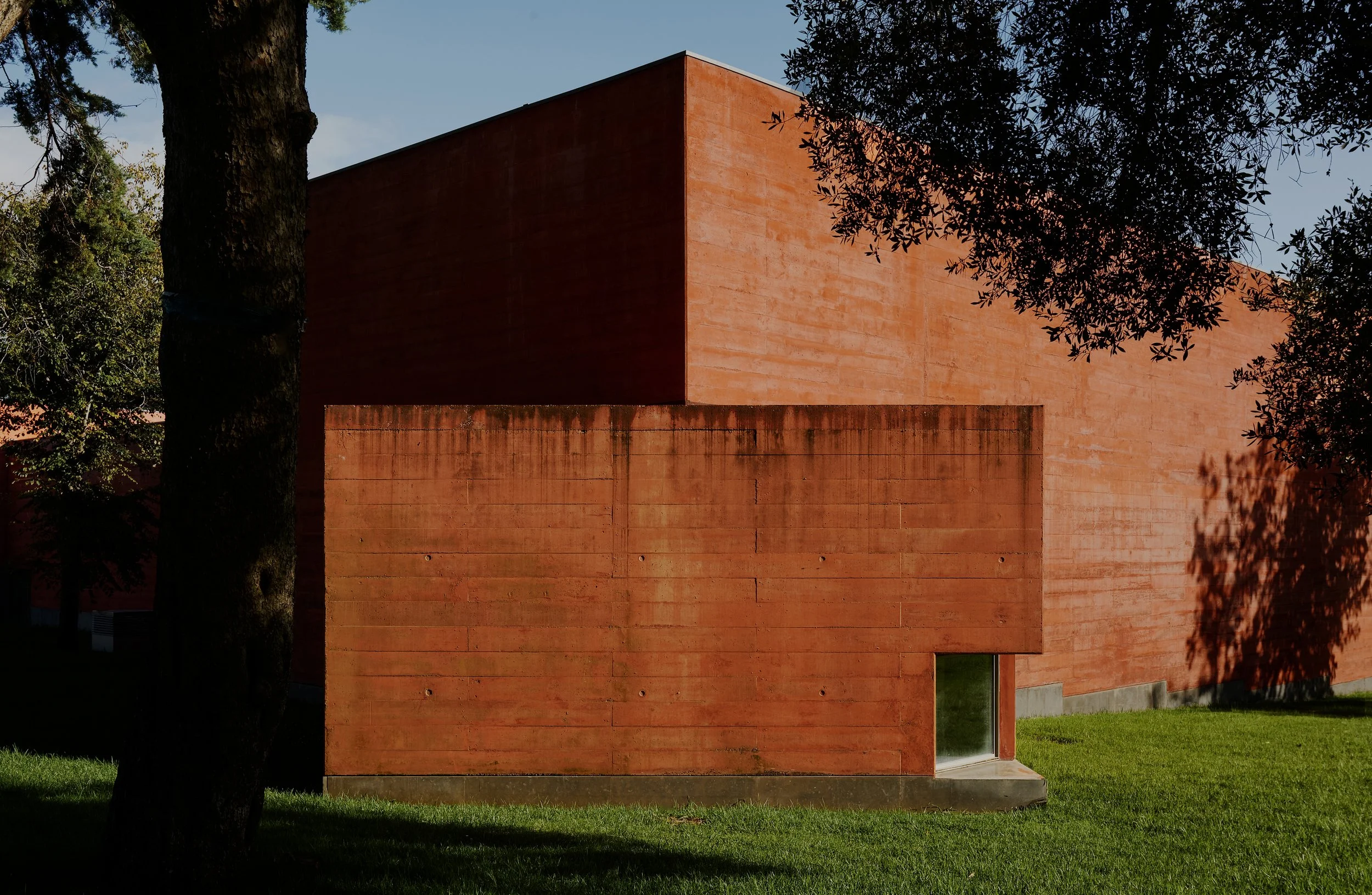 Architectural photography of Casa Paula Rego in Lisbon by Christoph Musiol