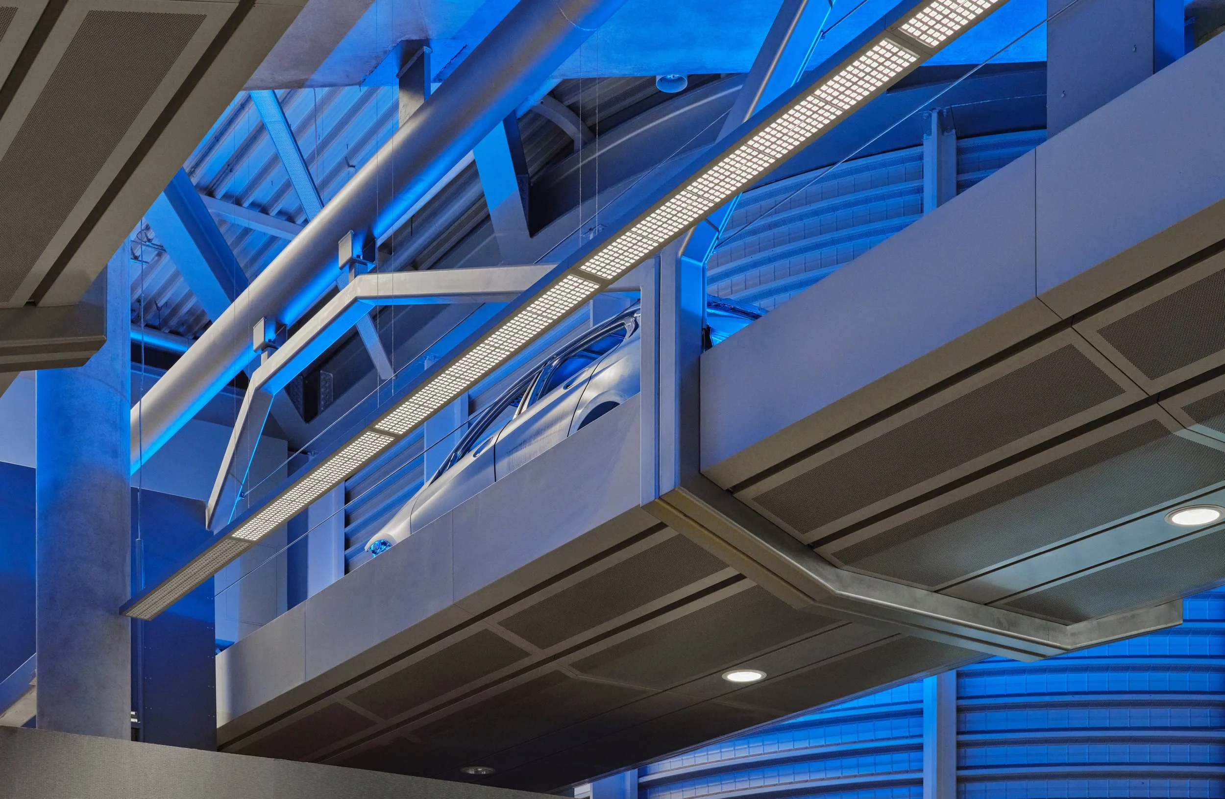 Architectural photography of the BMW Headquarter in Leipzig by Christoph Musiol