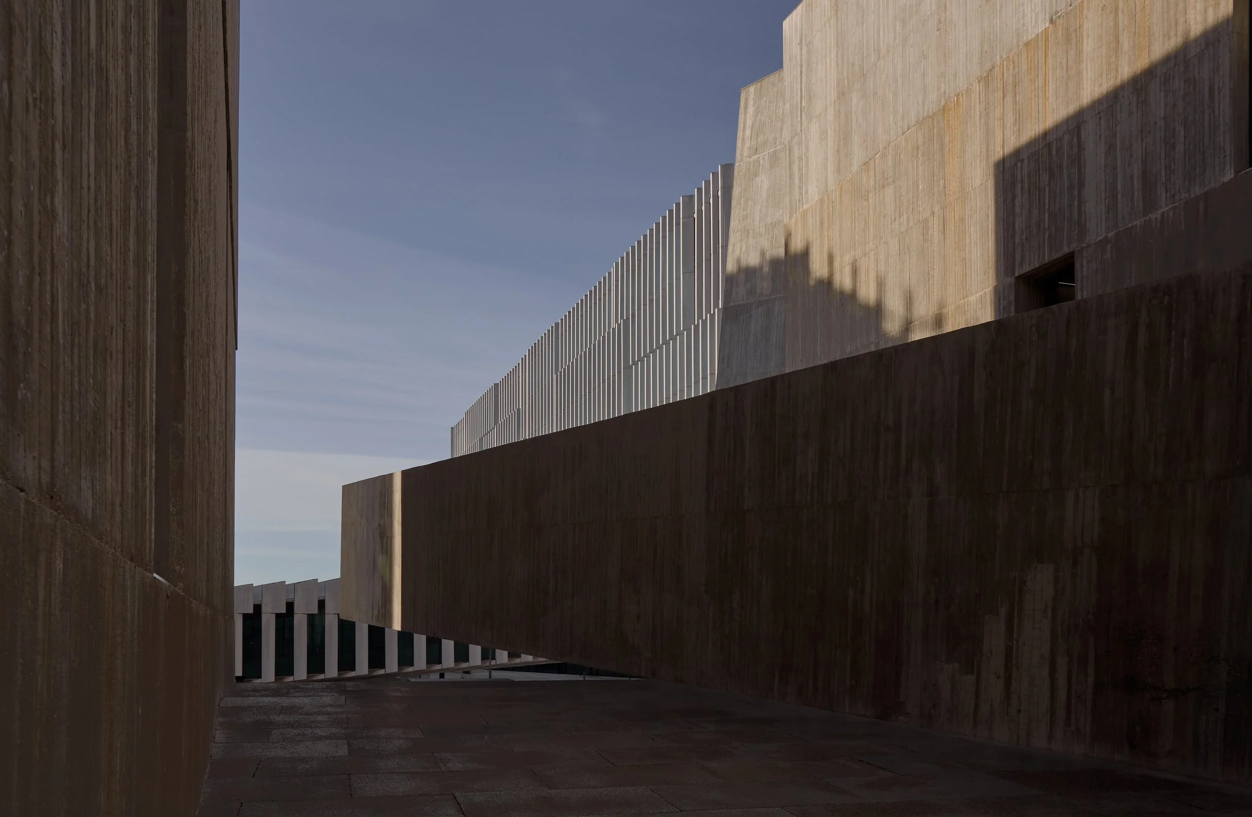 Architectural photography of the EDP Sede II in Lisbon by Christoph Musiol