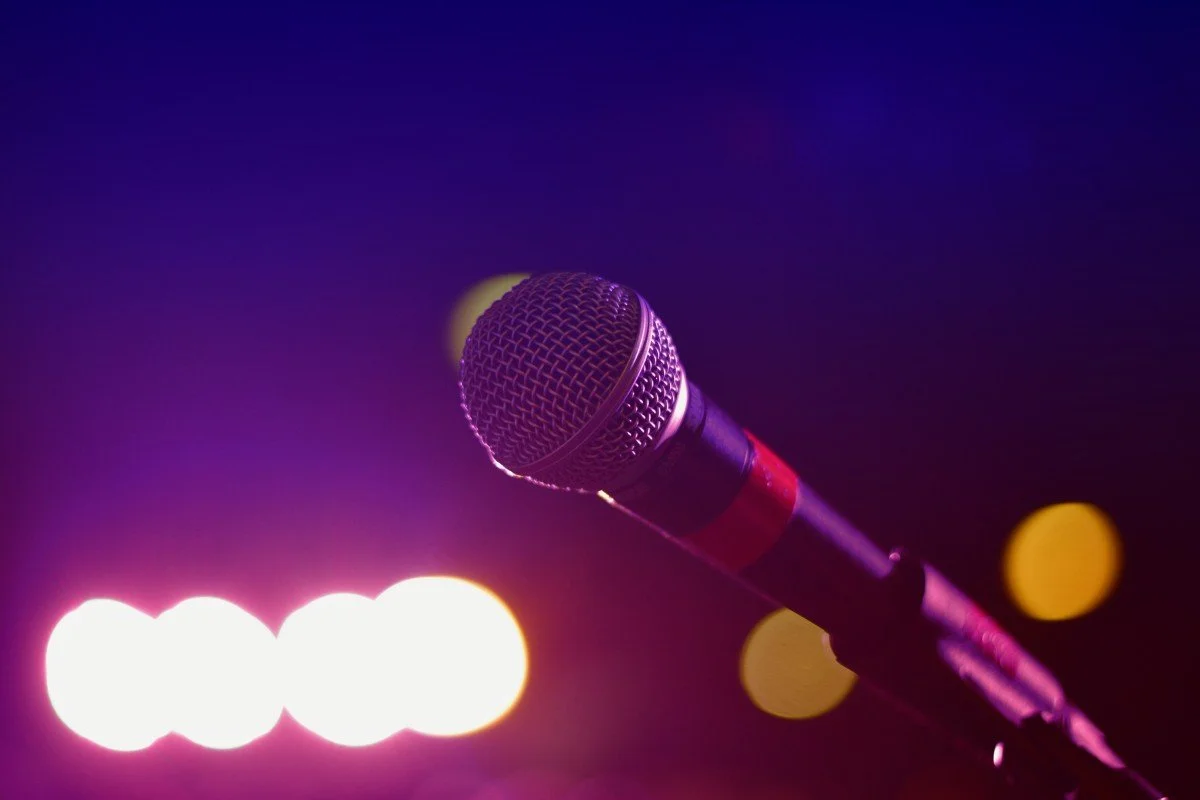 audio_bokeh_bright_close_up_karaoke_lights_mic_microphone-936807.jpg