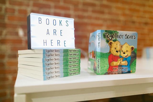 Back in stock on @amazon #togetherbearsbook #linkinbio 📷 by @dianalee_studio