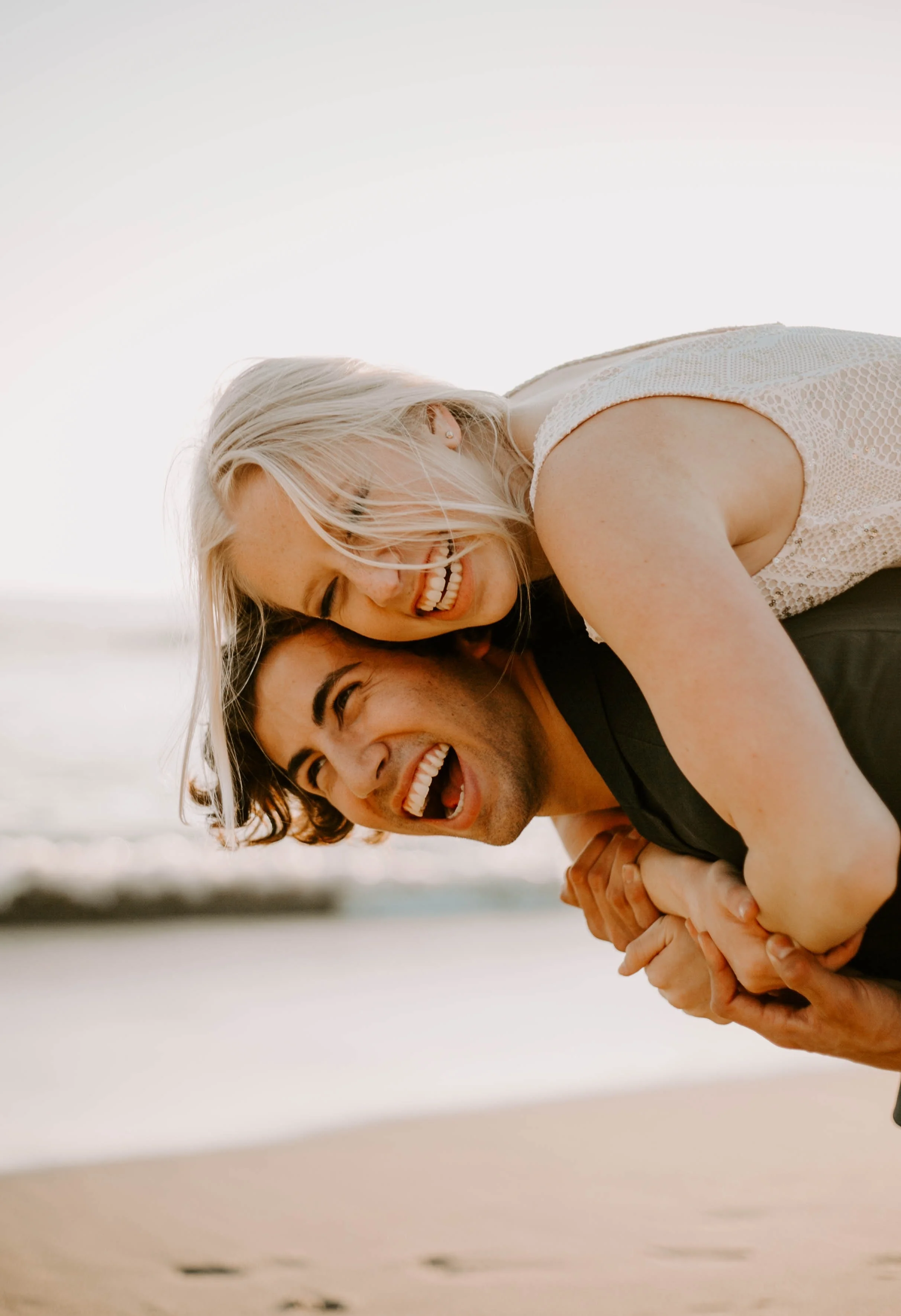 vert beach couple dani-vivanco-557423-unsplash.jpg