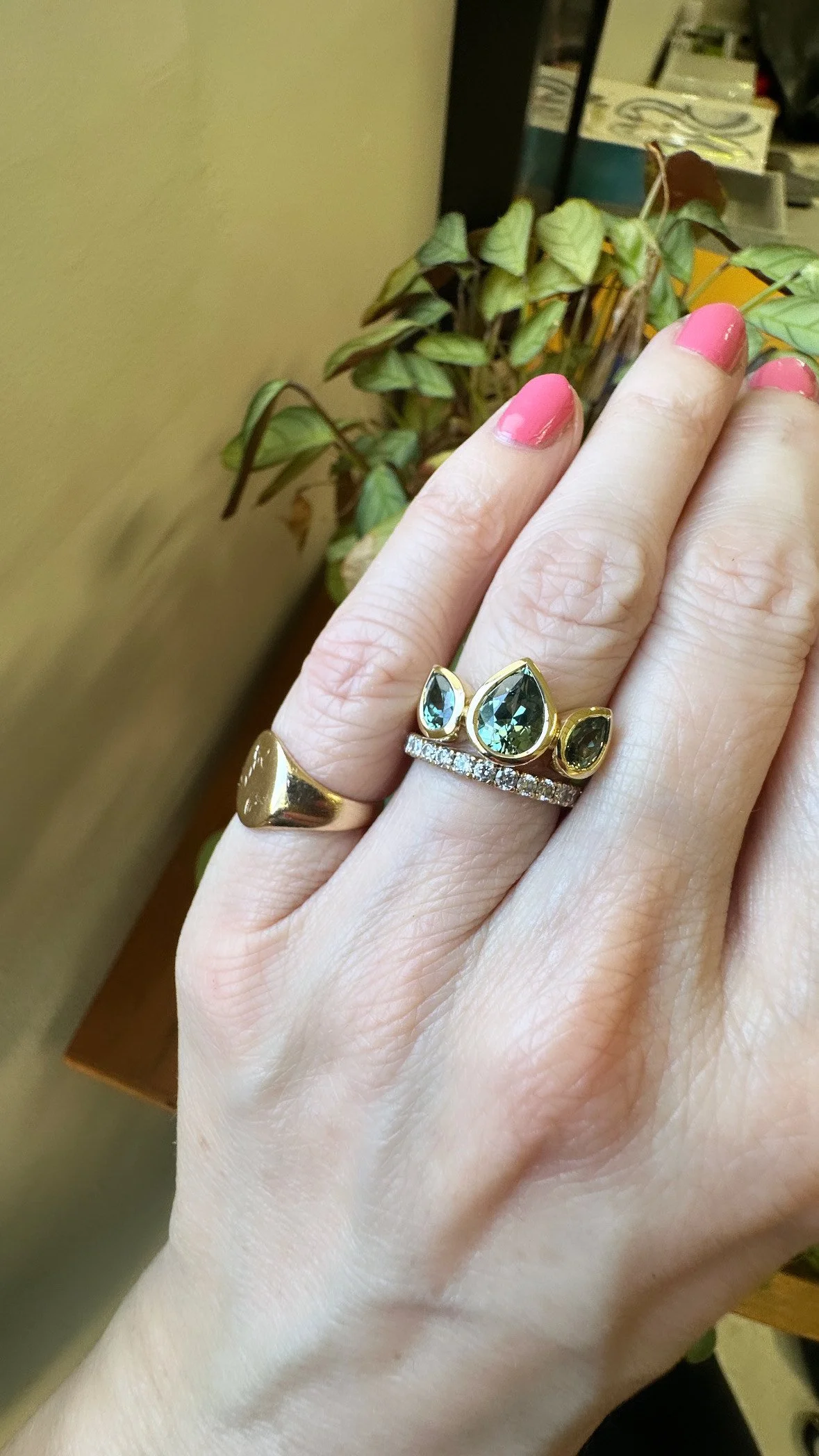 Pallenberg green hand pic 2.JPG