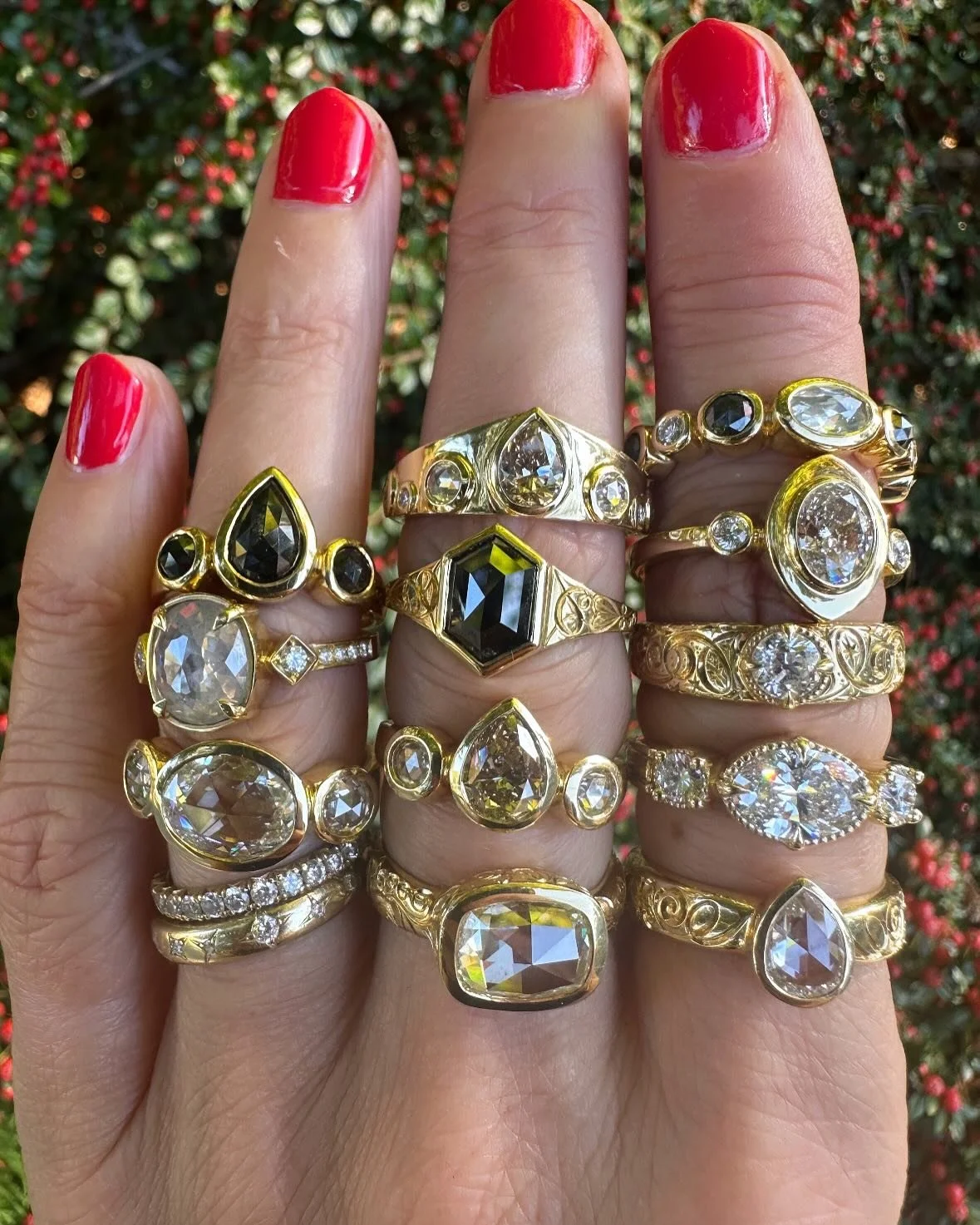 Some of my diamond ring stock ✨✨✨
I&rsquo;ve got everything from natural antique diamonds to natural black diamonds to natural rosecuts and custom cut lab rosecuts. Not to mention a few champagnes and opalescents and some brilliant cut labs. All avai