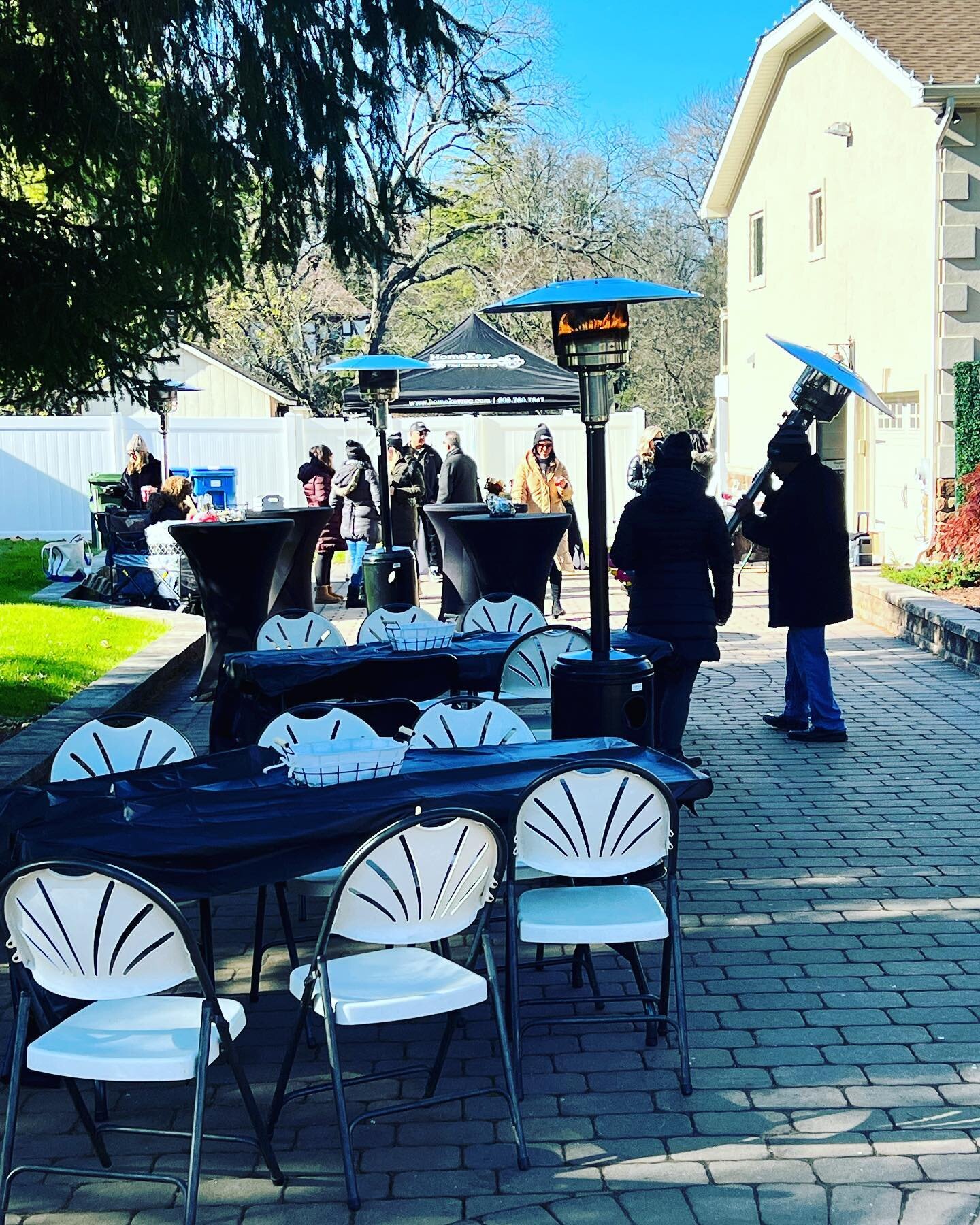 Catering the @homekey.re today, a community event here at Cherry Hill, NJ! Pick up your pies for thanksgiving and grab some munchy&rsquo;s #munchymachine #munchymachineft #gotthemunchys #catering #homekey #cherryhillnj