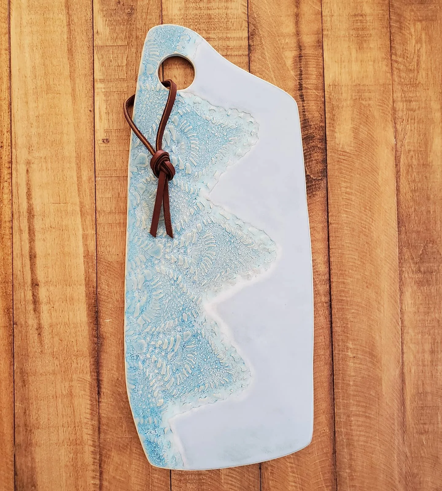 I experiment with new glaze combos and layering often. It's fun. Sometimes this results in pieces ending up just, blah... but every once and a while it pays off....like this time! The way these blues work together makes me smile. 
.
.
.
.
.
.
.
.
.
.