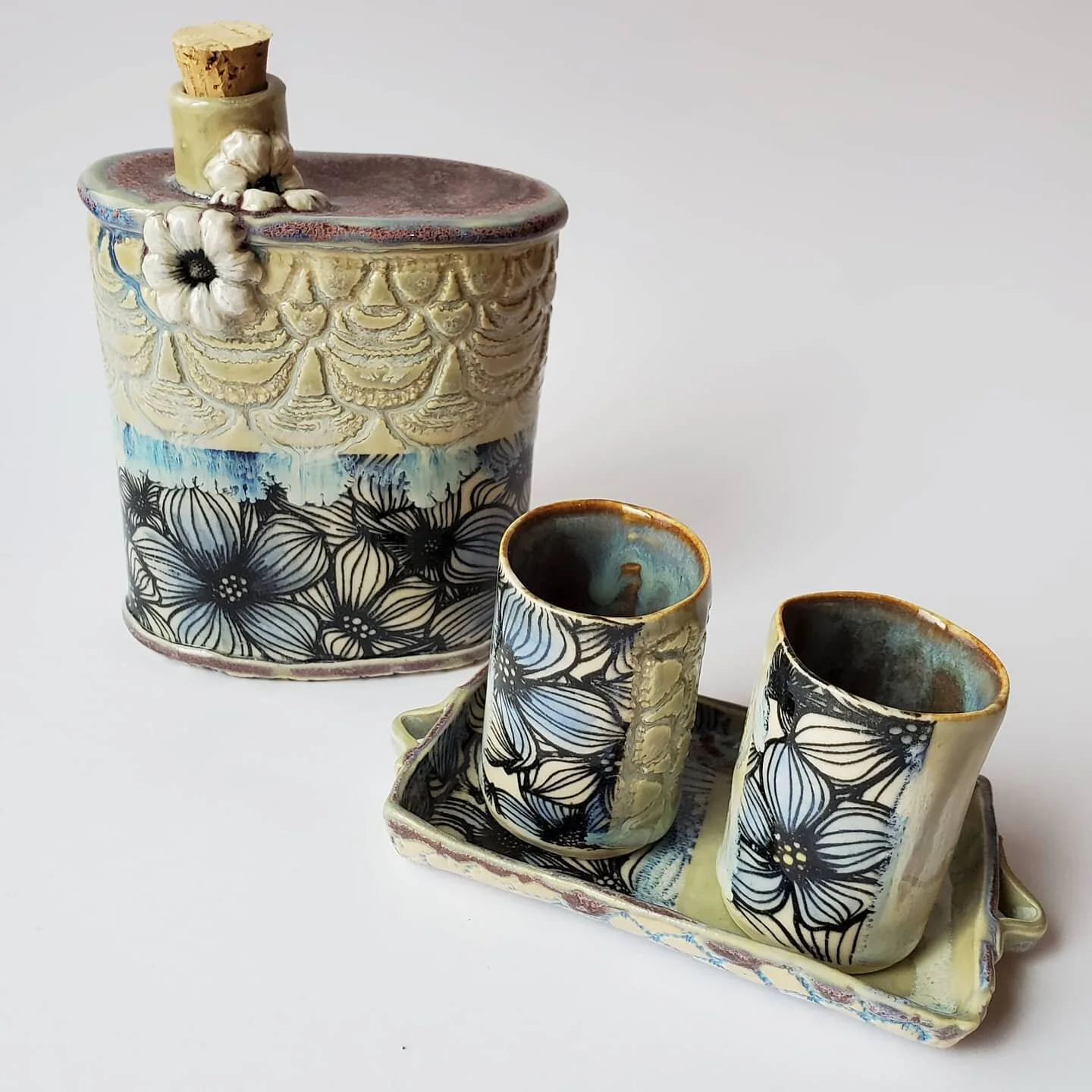 For a couple years now I have been designing flasks  in my mind... finally carved some time out to get some made, and had a lot of fun with these. This, along with a couple other sets, will officially be at the Big Little Show @lakeplacidarts at the 