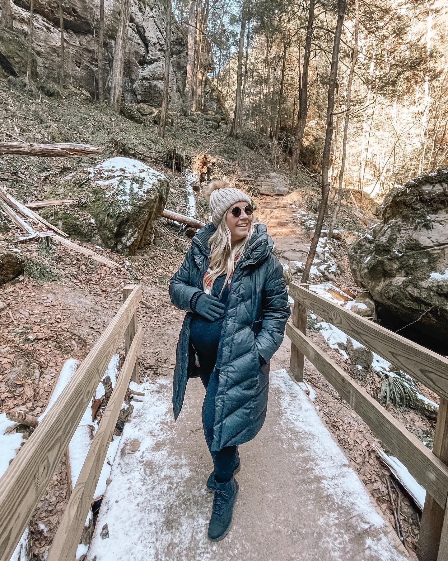Got winter getaway plans? ❄️

Save this for later when planning your trip. 

Throwing it back to our last trip just before Beau was born to Hocking Hills, Ohio.

We spent the entire weekend eating, hiking and relaxing by Lake Logan.

🏡 Stay: @hockin