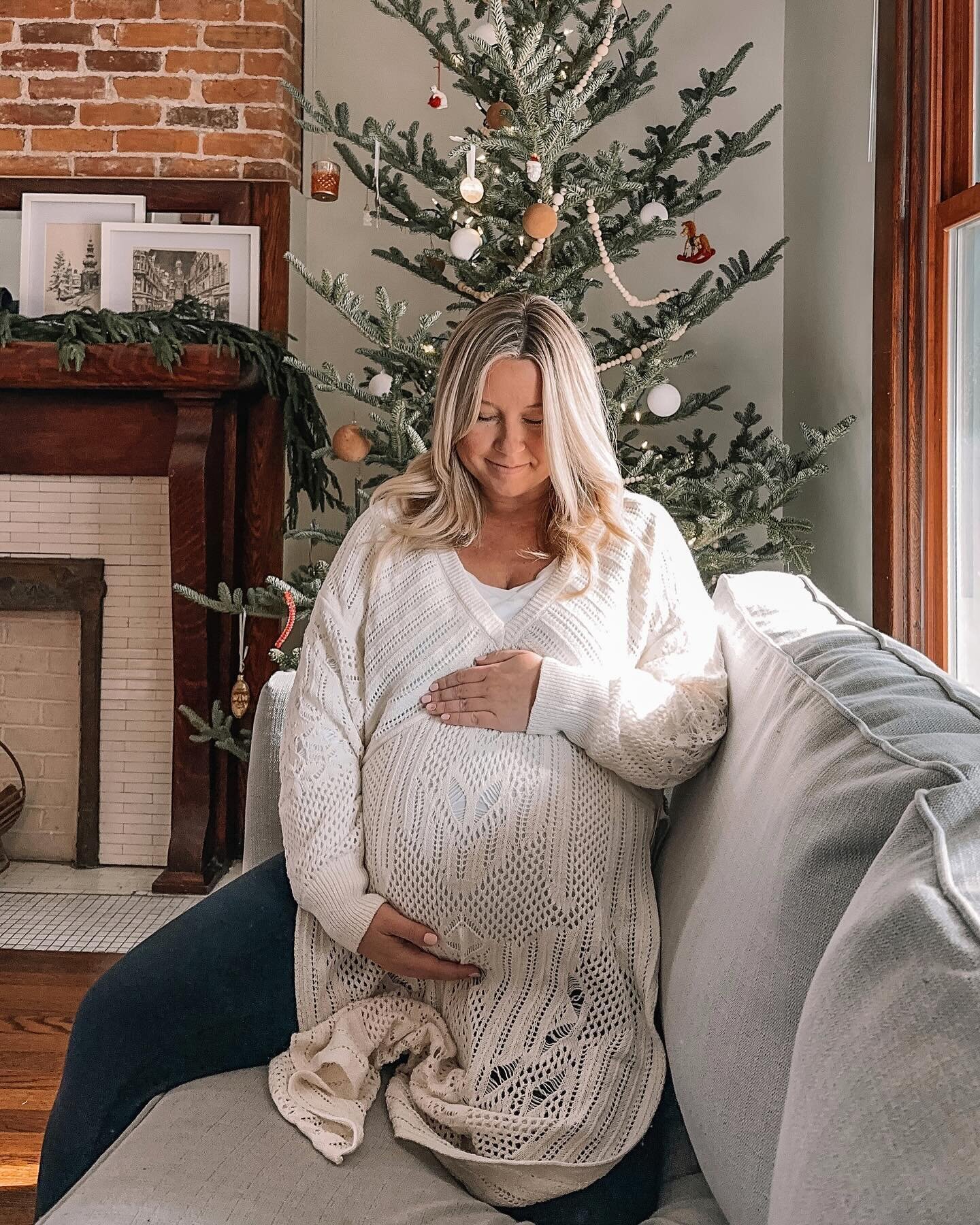 Patiently waiting&hellip; 🌲🎁

Also, if it looks like my eyes are closed, it&rsquo;s because they are. 😴😅

Pregnancy announcement, Christmas bump, maternity photos