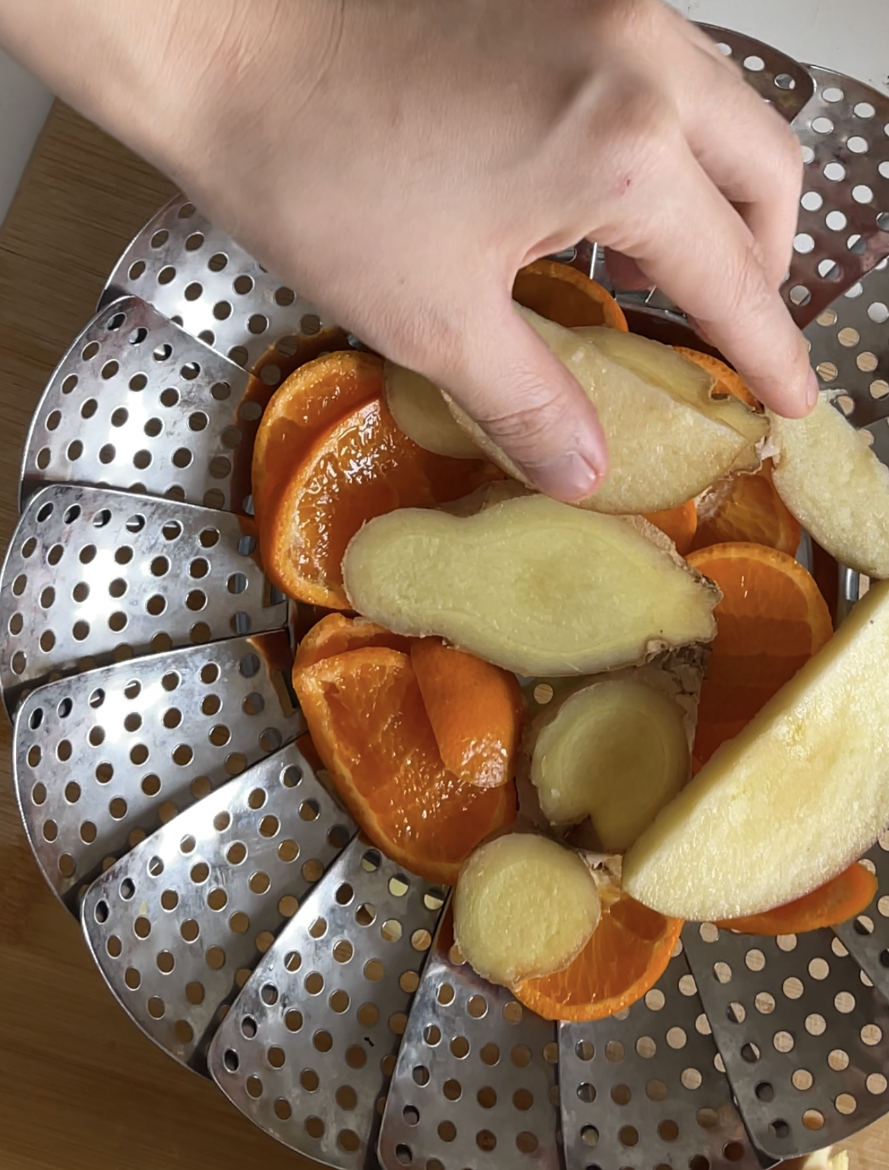 This Drink Helps Ease My Bloating, Clear My Foggy Brain, And Cleanses My Lungs