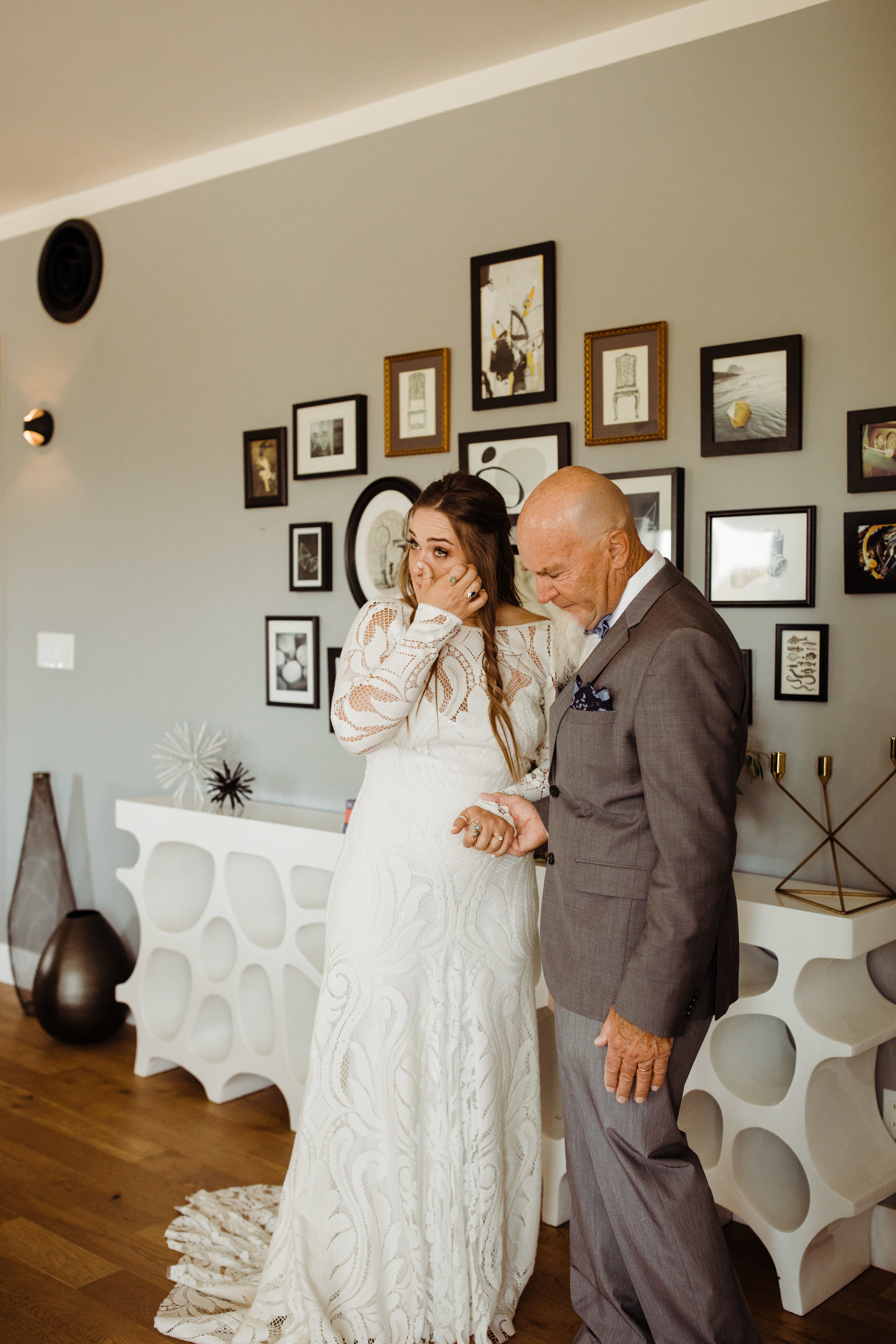 Father of the bride first look at tumbleweed sanctuary wedding