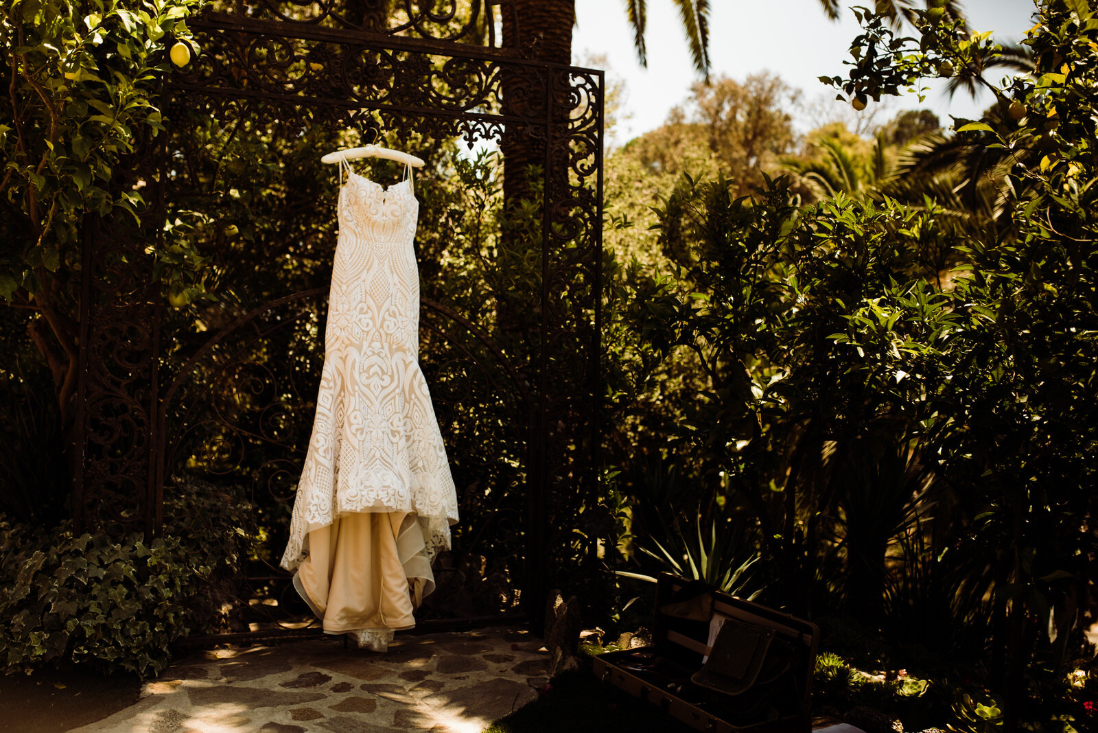 Hayley Paige Dress at the Houdini Estate Wedding Venue in Laurel Canyon, Los Angeles, California | Photo by Kept Record | www.keptrecord.com