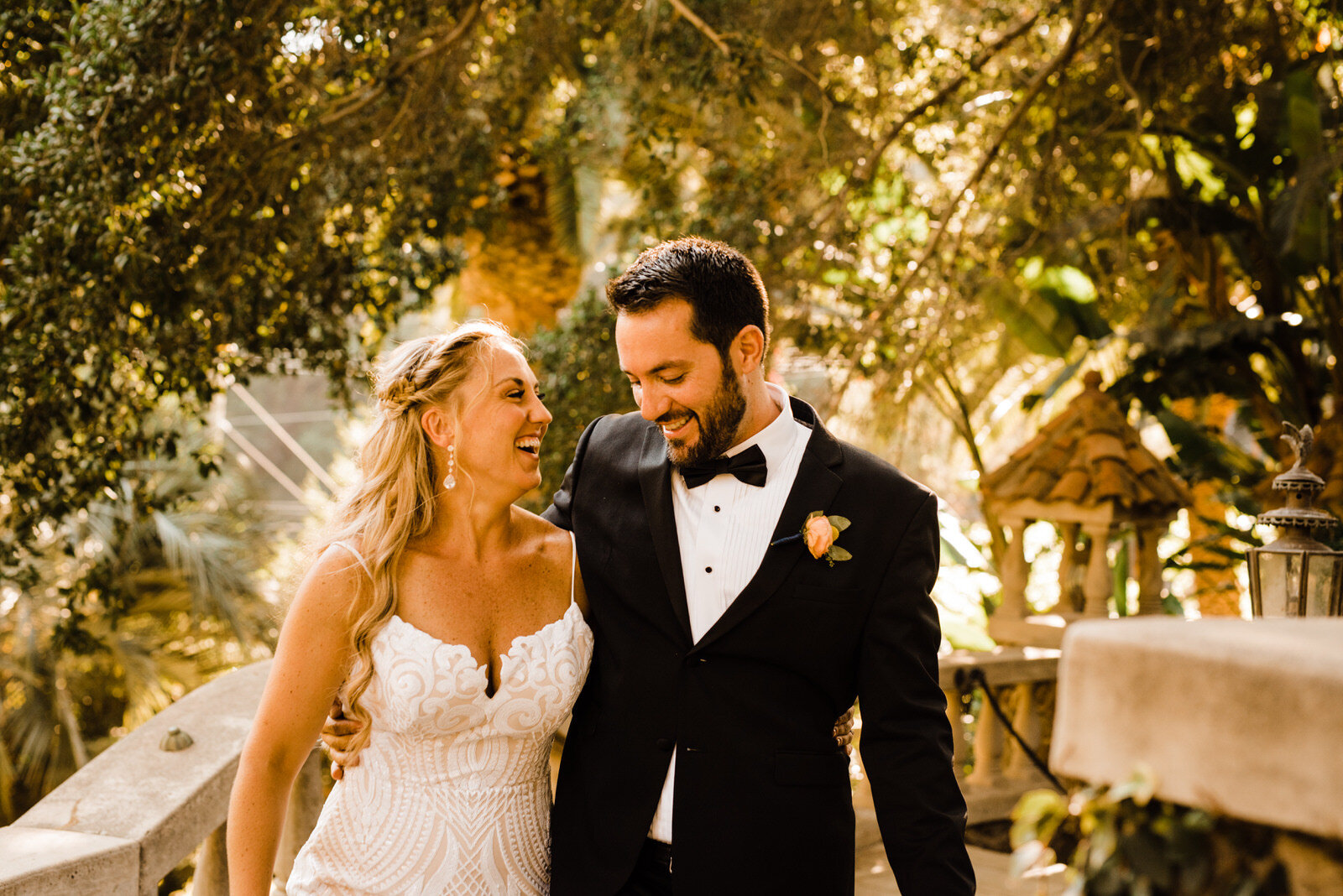 Romantic, warm wedding photos at Houdini Estate 