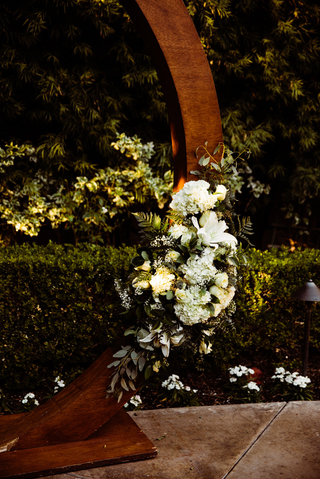 Close up of white flowers at Franciscan Gardens in San Juan Capistrano, Ca