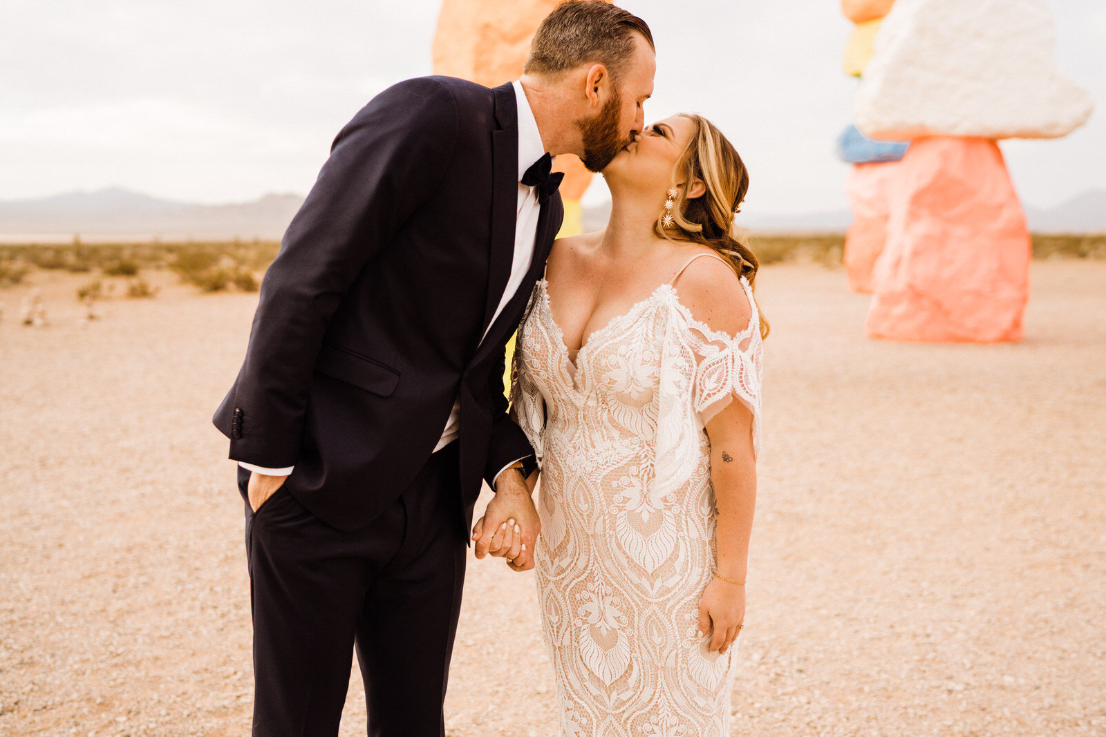  Desert Wedding Photographer | Las Vegas Wedding Photographer | Boho Wedding Inspo | Dried Floral Wedding Bouquet | Pampas Grass Bouquet | Boho Bride | Desert Elopement Photographer | Seven Magic Mountains First Look | Joshua Tree Wedding Photographe