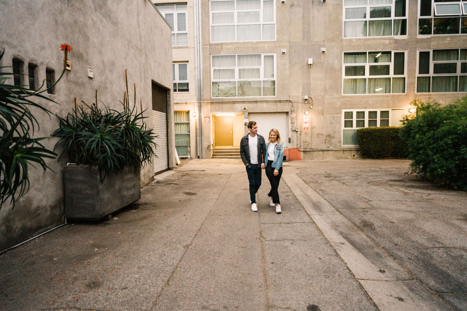 Dark and moody sunrise engagement photos in the LA Arts District | Fun, edgy, urban couples photos | Downtown LA Engagement photos | Photo by Kept Record | www.keptrecord.com