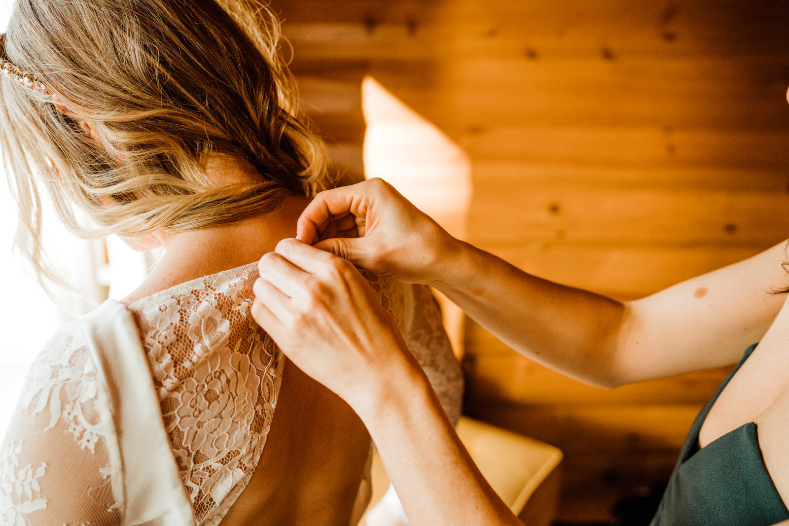 Bridesmaid buttons brides dress | Lake Tahoe elopement photographer | fun, nontraditional wedding photos by California Elopement Photographer Planner Kept Record | www.keptrecord.com