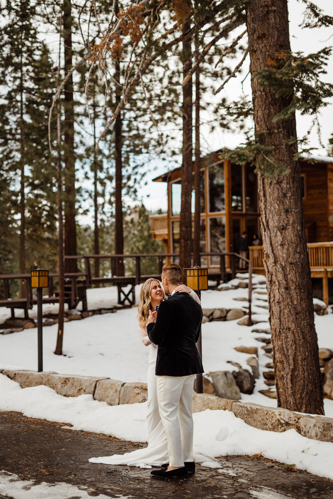 Snowy Winter Lake Tahoe elopement wedding at cabin | Airbnb weddings | Winter wedding | fun, nontraditional wedding photos by California Elopement Photographer Planner Kept Record | www.keptrecord.com