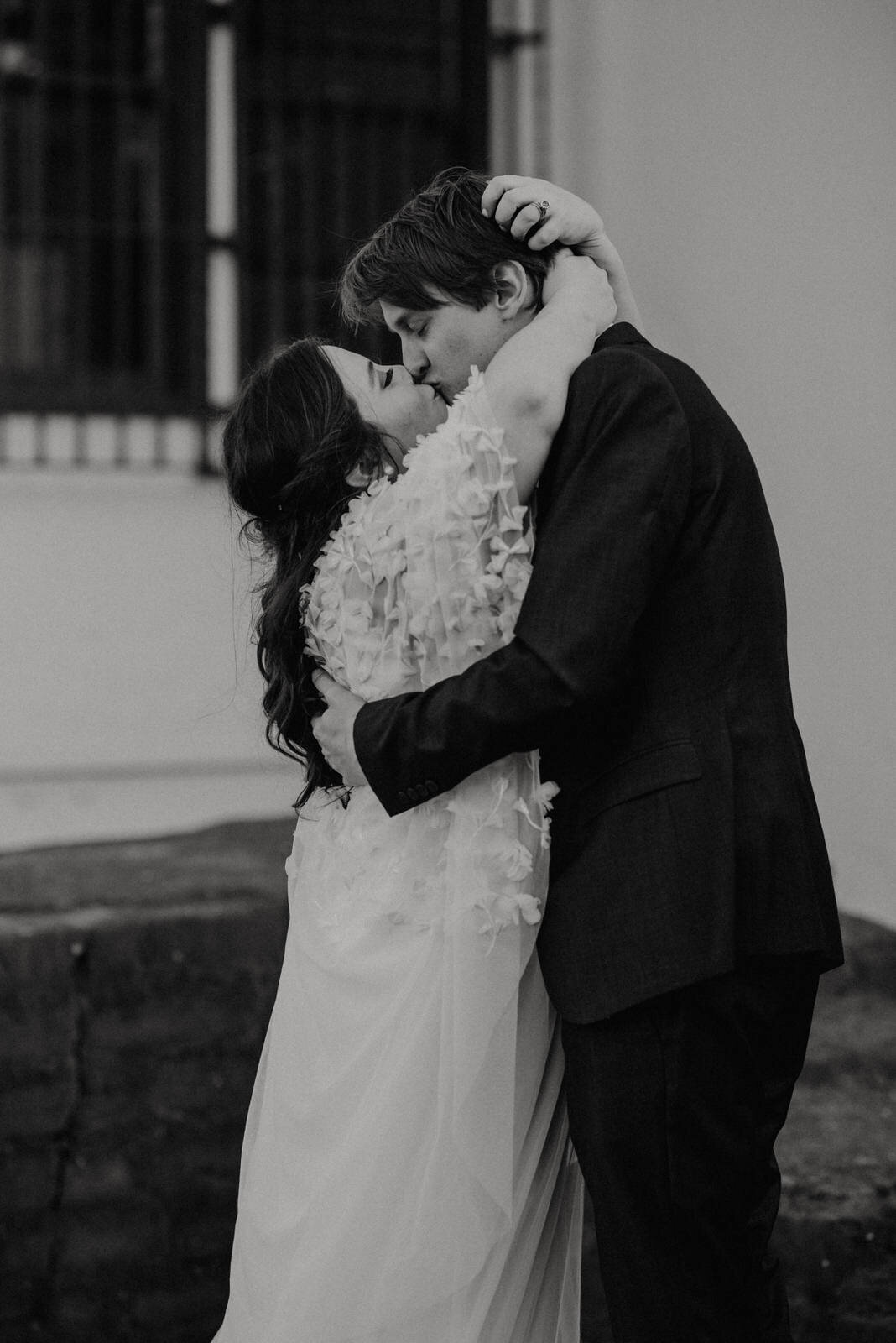 San-Francisco-Sutro-Baths-Elopement-Portraits-around-El-Presidio-Officers-Club-SF (8).jpg