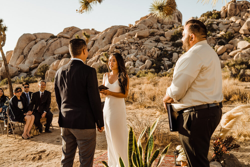 Joshua-Tree-Chinese-Tea-Ceremony-Wedding-Bride-and-Groom-Exchange-Vows (8).jpg