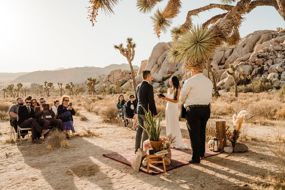 Joshua-Tree-Chinese-Tea-Ceremony-Wedding-Bride-and-Groom-Exchange-Vows (7).jpg