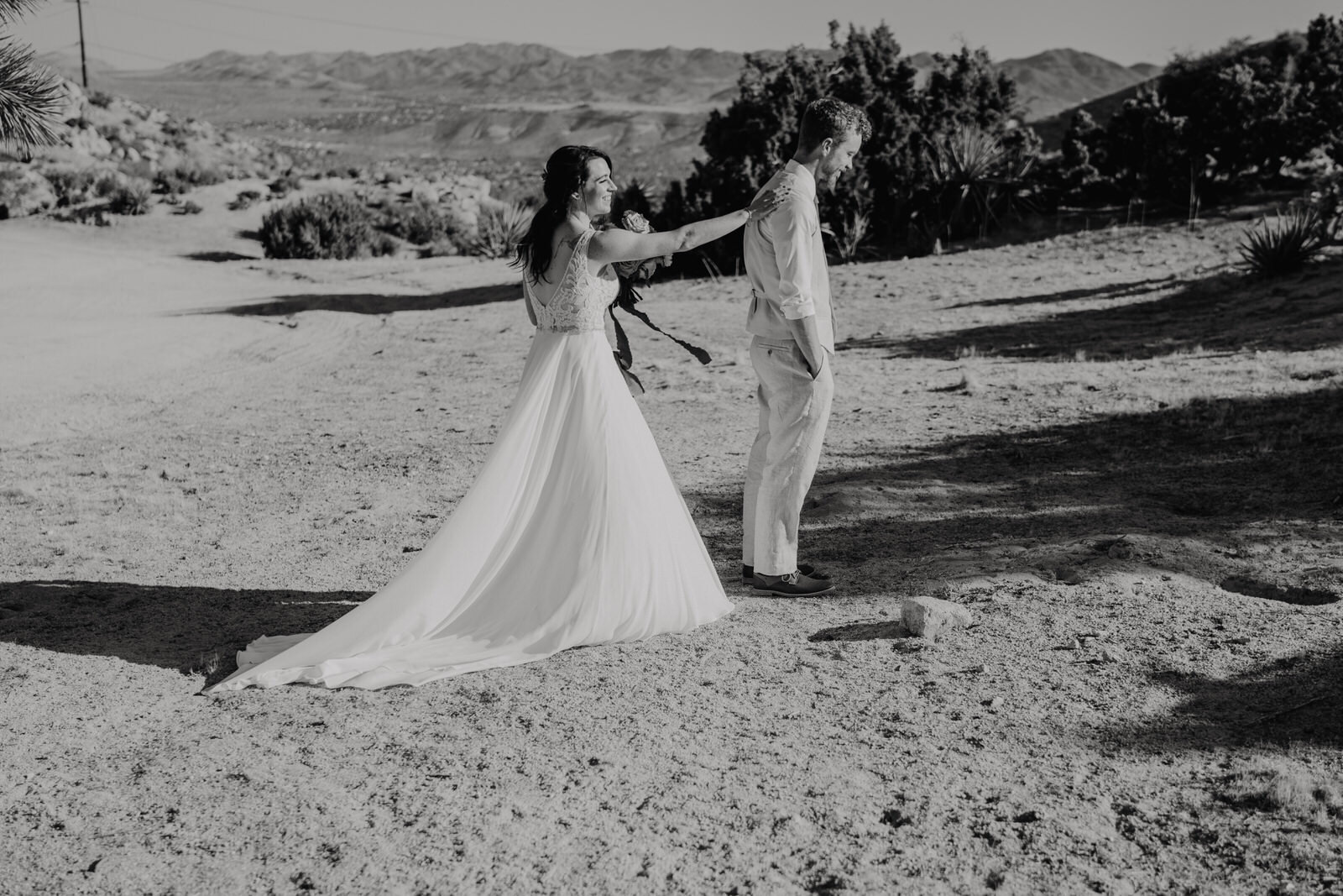 Fall-Wedding-in-Joshua-Tree-First-Look-with-Bride-and-Groom (2).jpg