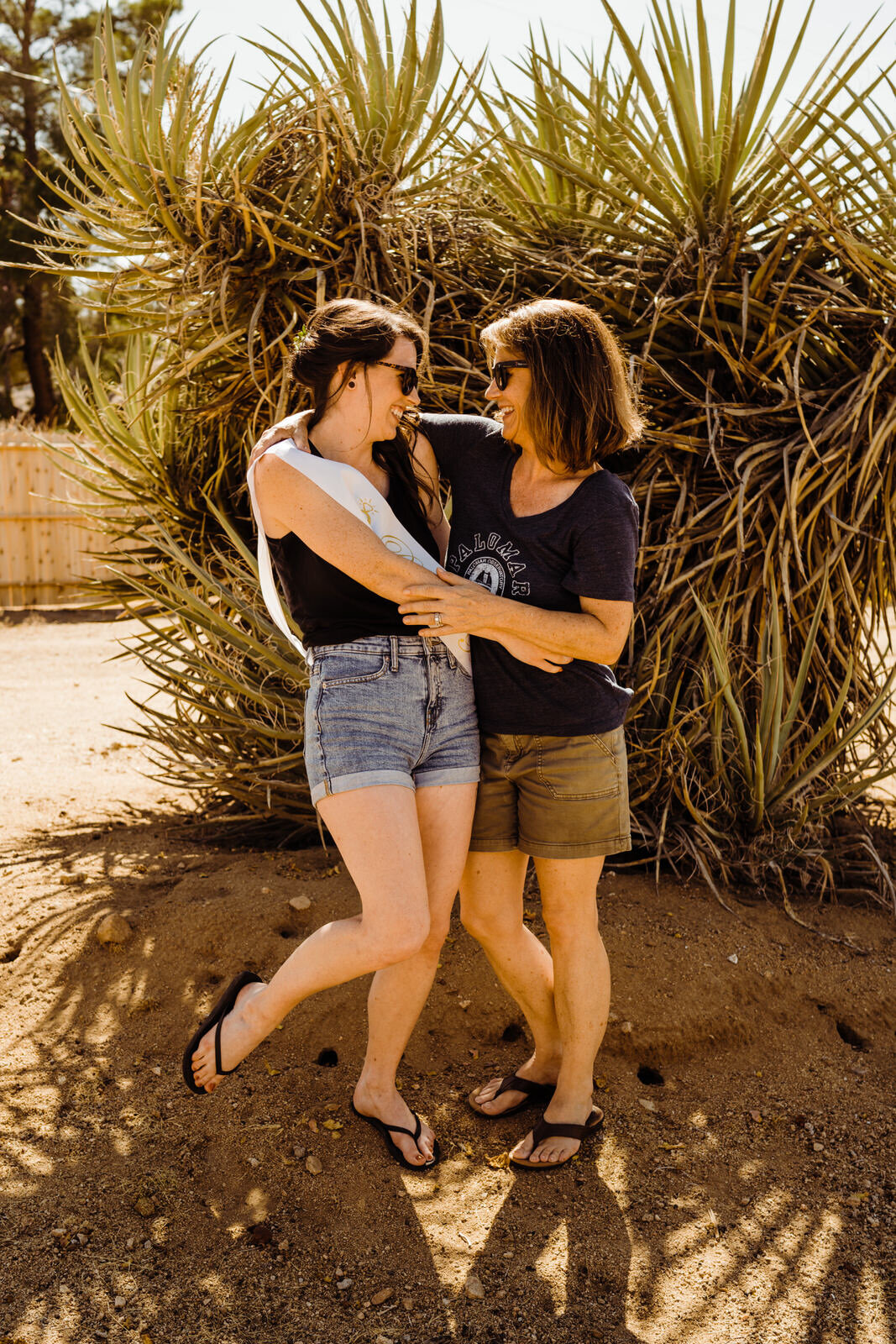 Fall-Wedding-in-Joshua-Tree-Bride-Getting-Ready-at-Airbnb-with-Mom (4).jpg