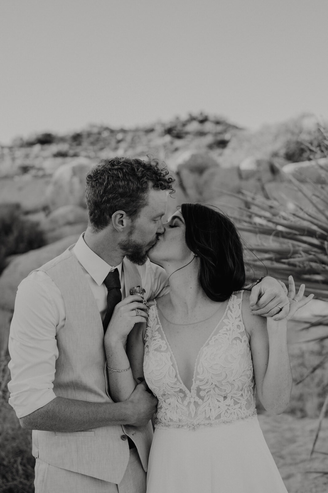 Fall-Wedding-in-Joshua-Tree-Airbnb-Backyard-Ceremony-by-Boulders (1).jpg