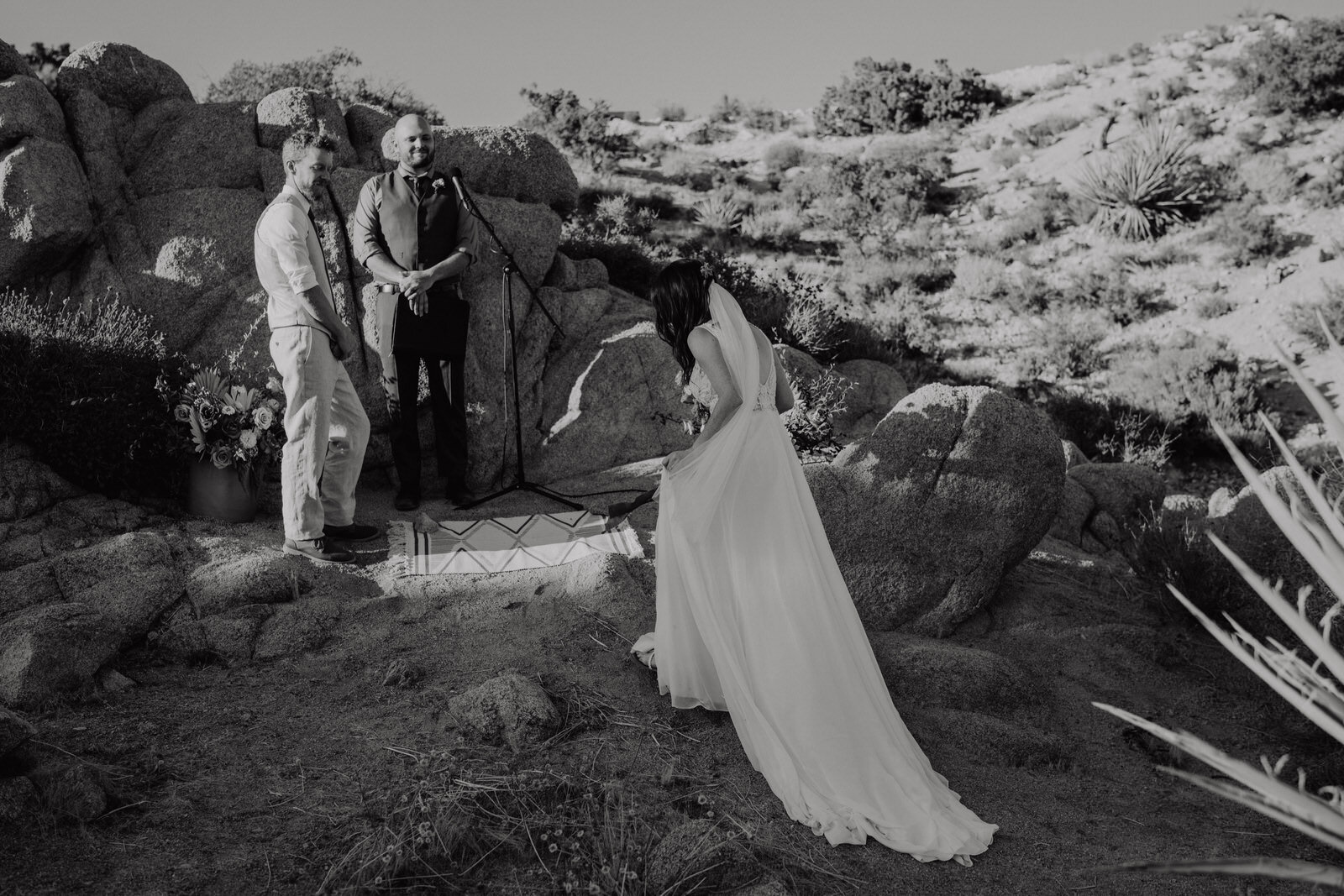 Fall-Wedding-in-Joshua-Tree-Airbnb-Backyard-Ceremony-by-Boulders (5).jpg