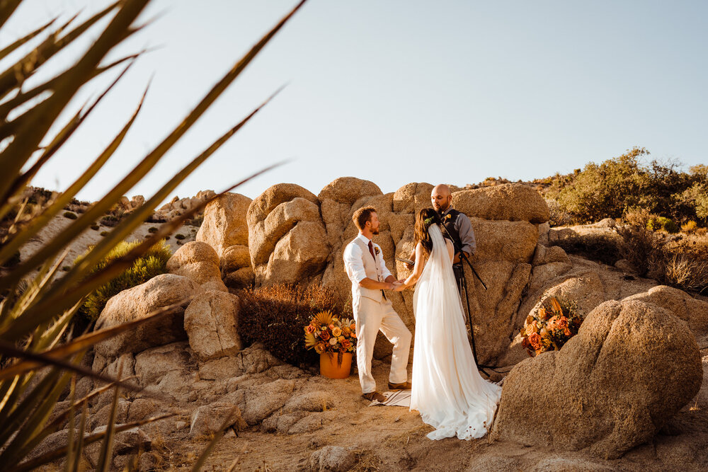Fall-Wedding-in-Joshua-Tree-Airbnb-Backyard-Ceremony-by-Boulders (6).jpg