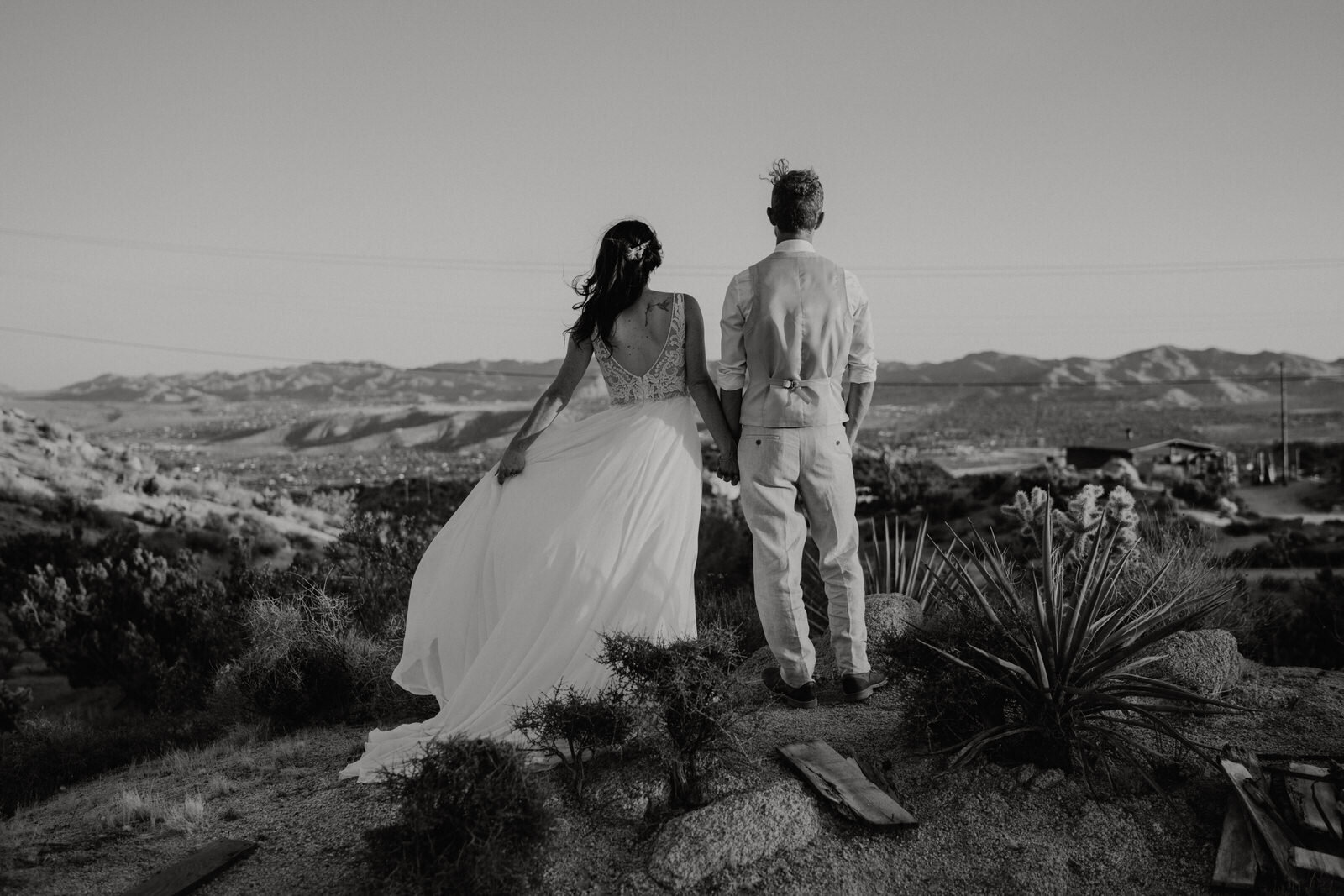 Fall-Wedding-in-Joshua-Tree-Romantic-Sunset-Photos-of-Bride-and-Groom (24).jpg